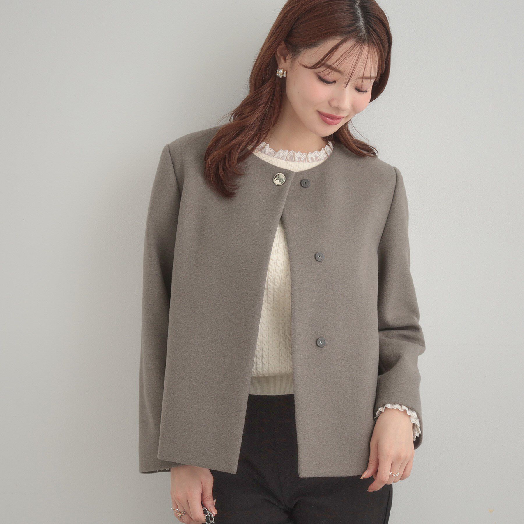 Couture broach「【大人レディ・フェイクファー取り外し可能】ケープ風ショートコート」|ノーカラーコート|