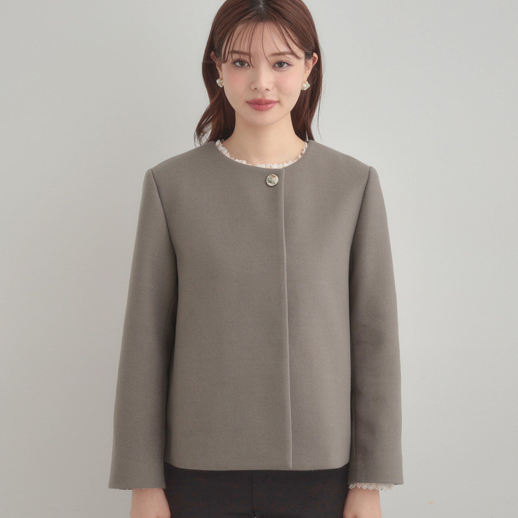 Couture broach「【大人レディ・フェイクファー取り外し可能】ケープ風ショートコート」|ノーカラーコート|