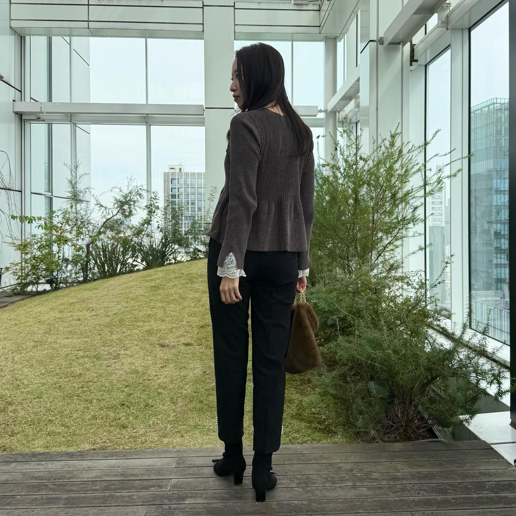 Couture broach「【袖口レース・着映え】短毛モールペプラム カーデ」|カーディガン|