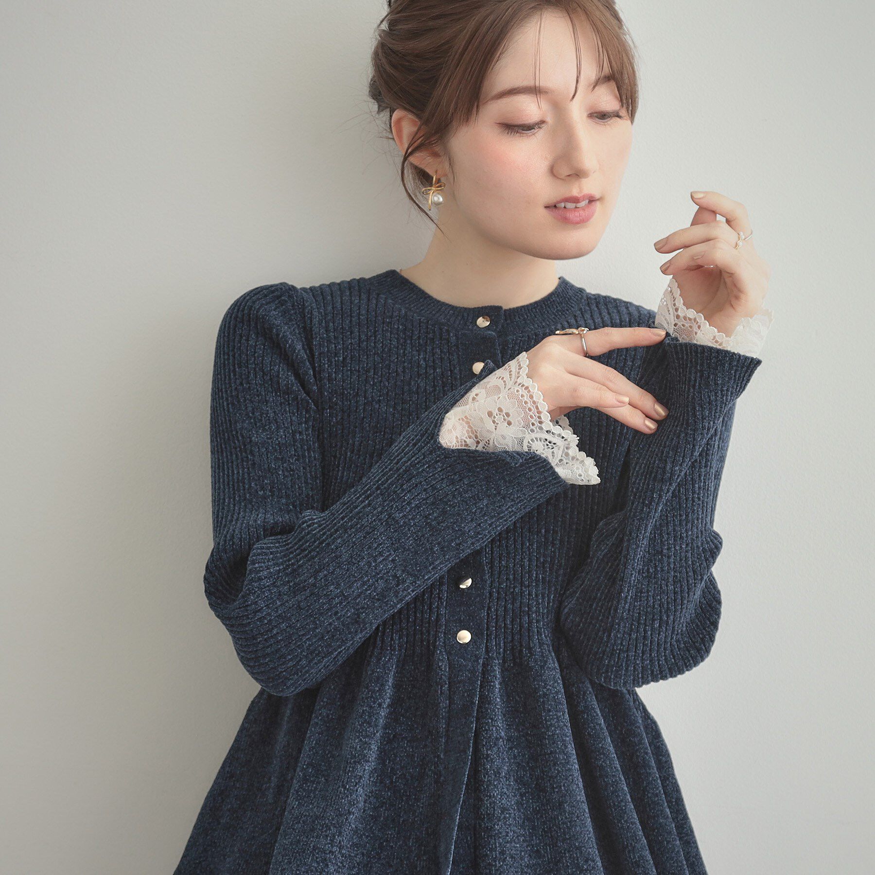 Couture broach「【袖口レース・着映え】短毛モールペプラム カーデ」|カーディガン|