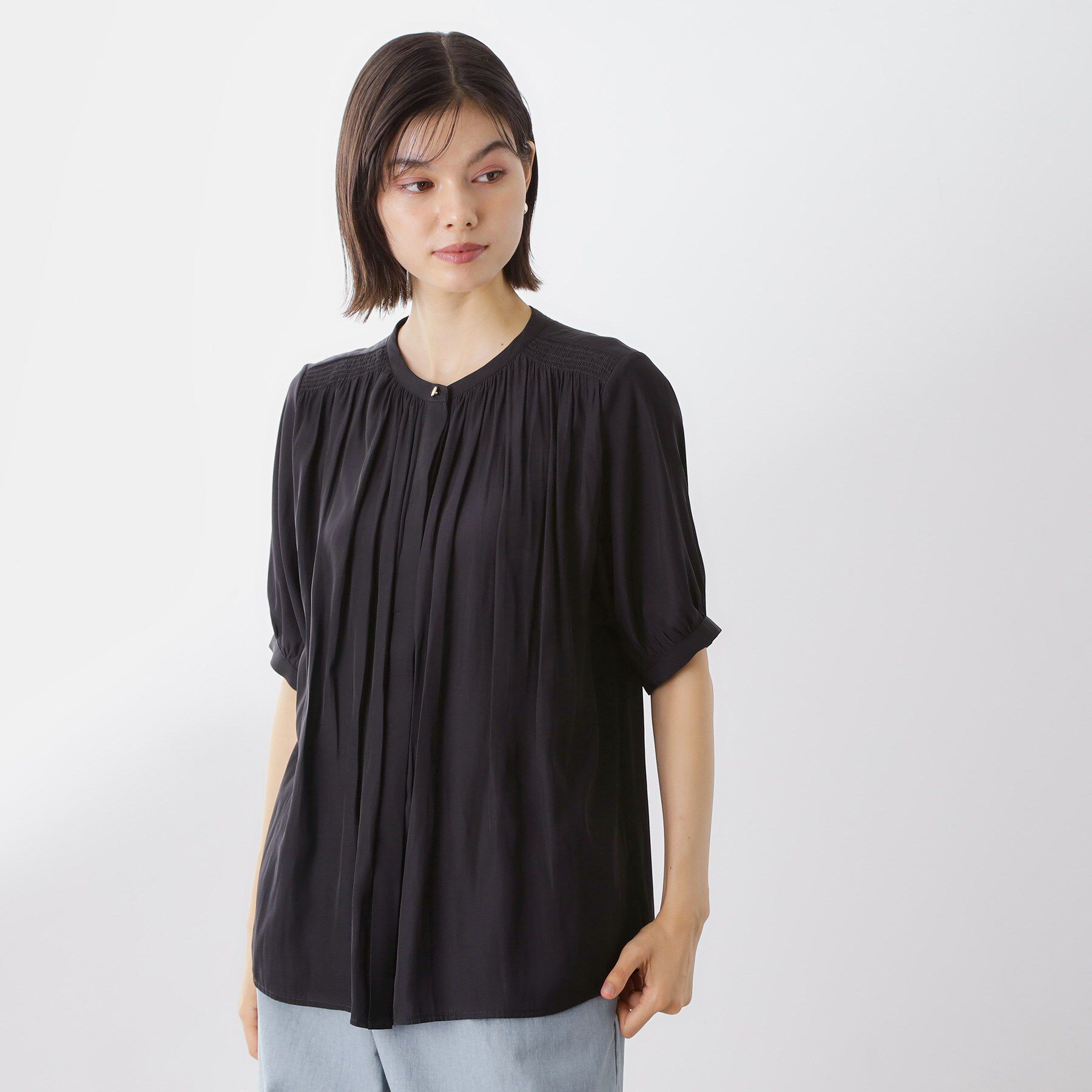 THE SHOP TK「【インしなくも決まる】サテンギャザー5分袖ブラウス」|シャツ・ブラウス|ネイビー(094)