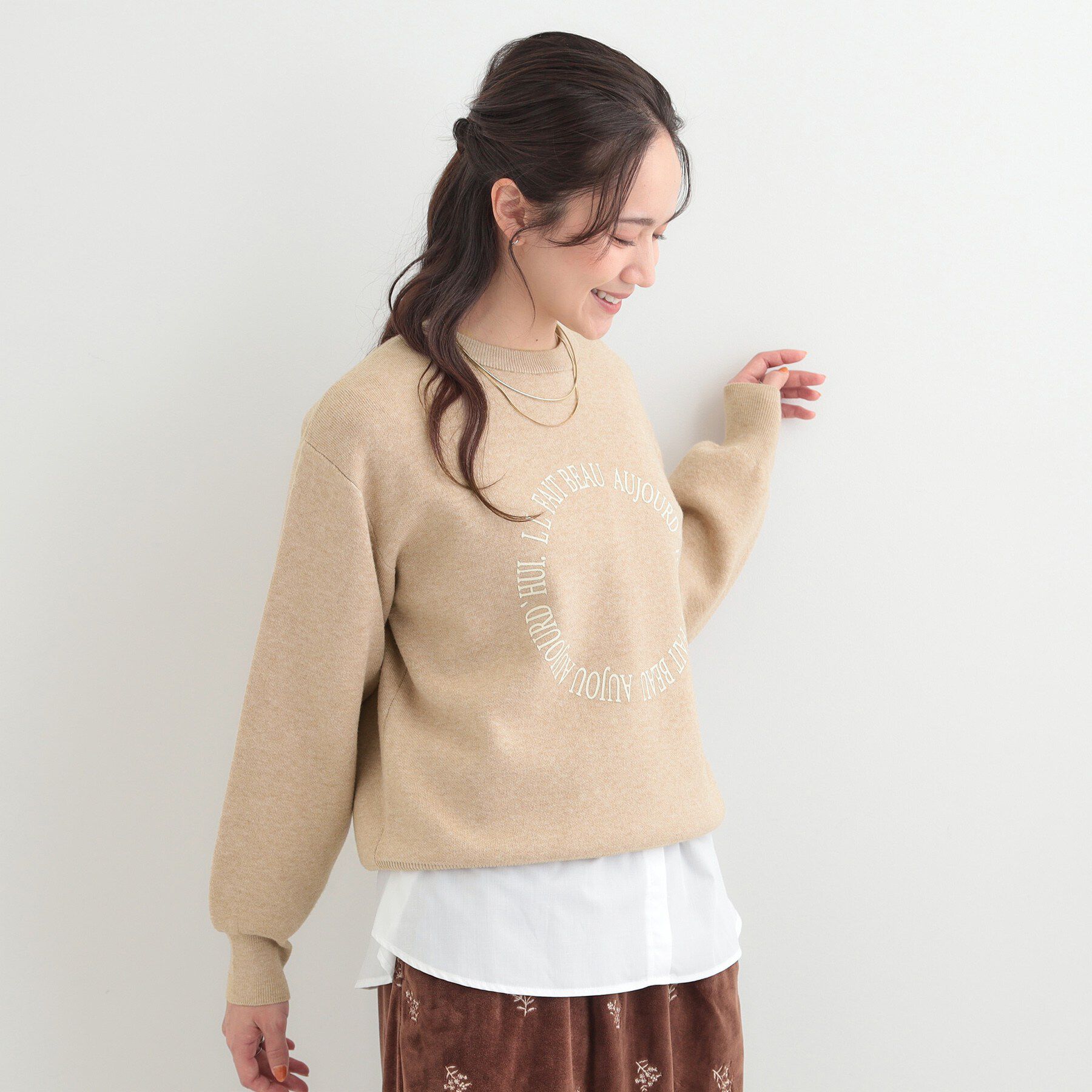 SHOO･LA･RUE「【洗濯機可/S-LL】もちもちタッチで柔らかい肌触り スウェットライクロゴニット」|ニット・セーター|