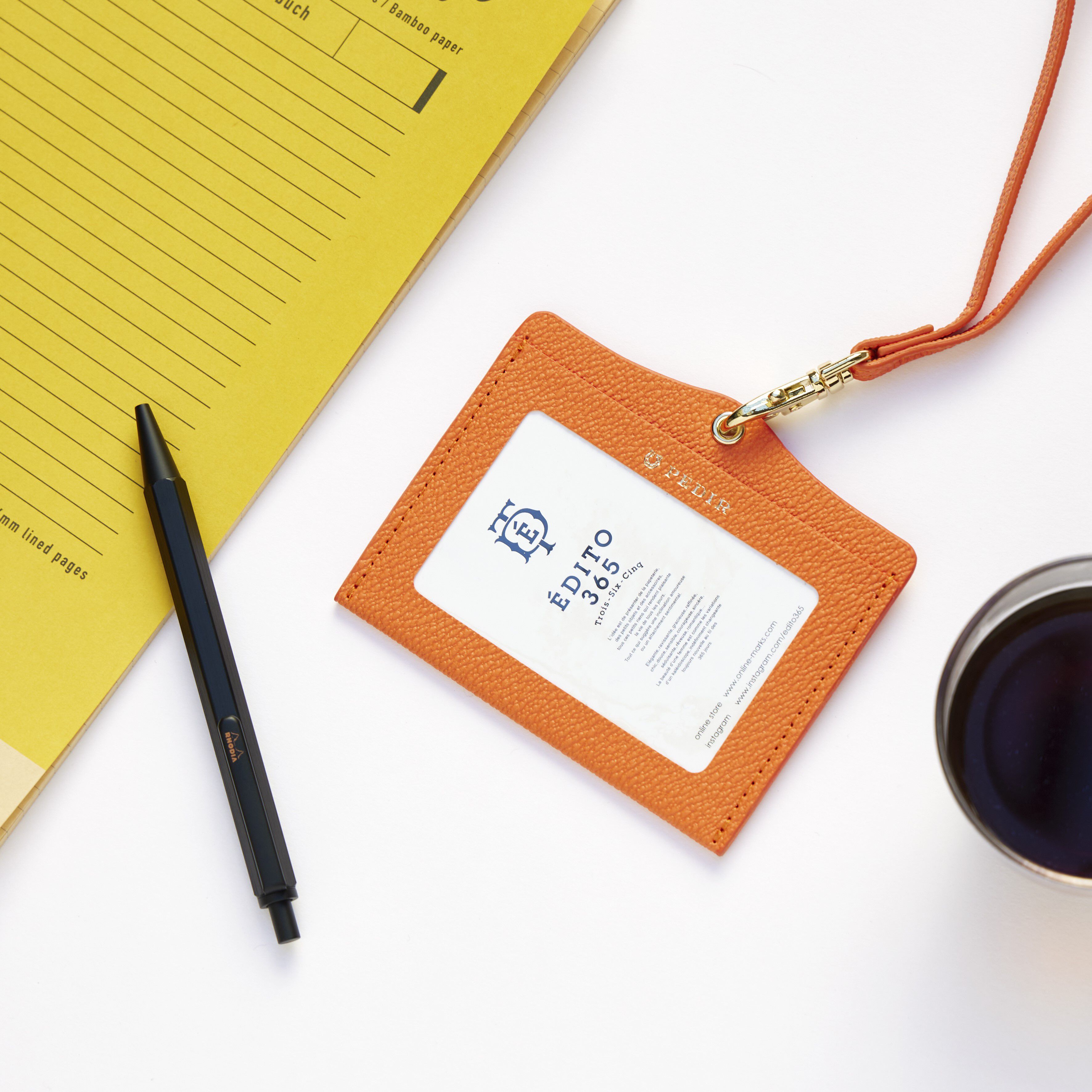 PEDIR「PEDIR(ペディール) マエストラーレ 安全パーツ付き ヨコ型IDケース マークス」|定期入れ|オレンジ