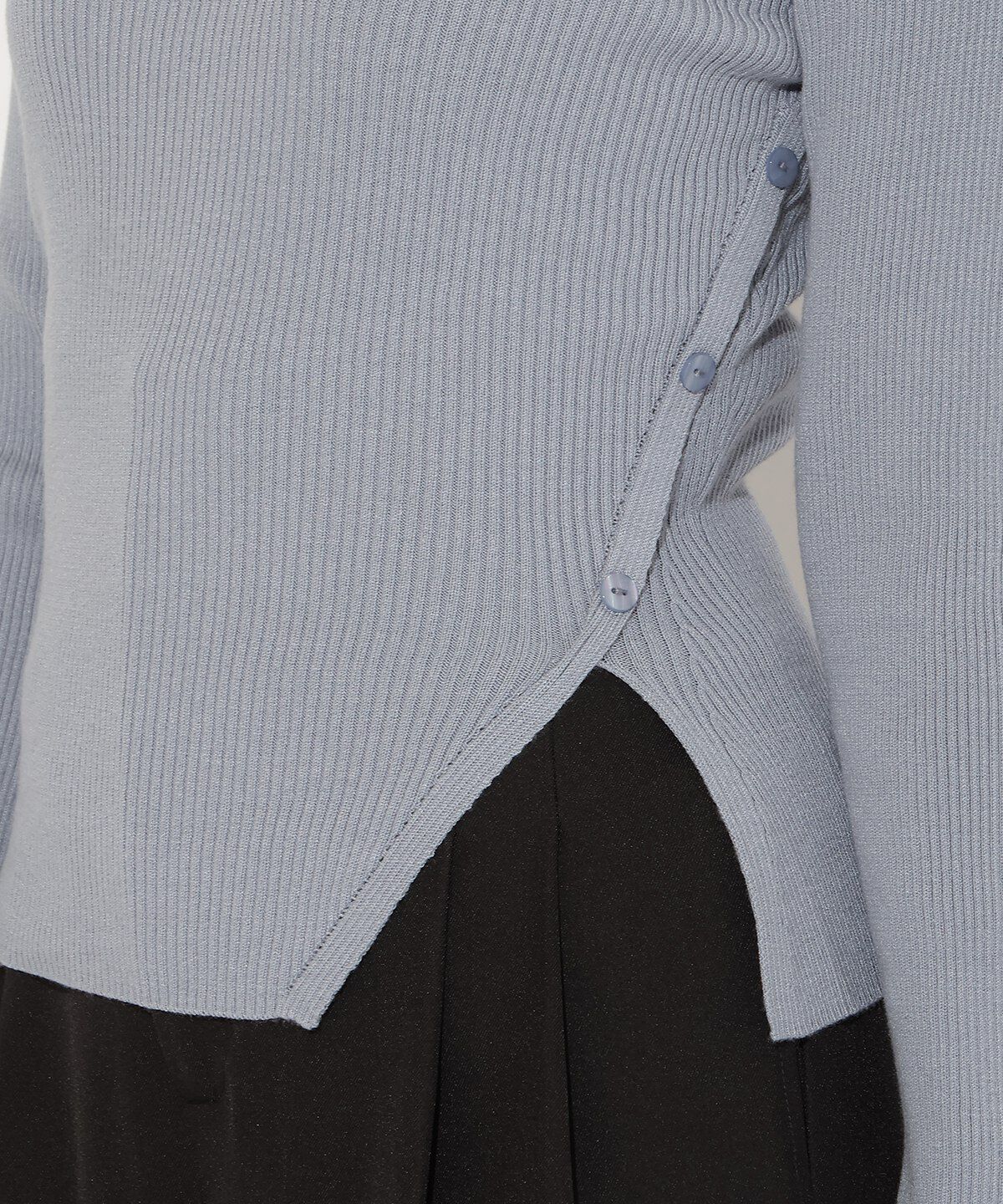 アンドクチュール「アシメＶネック長袖プルオーバー」|ニット・セーター|