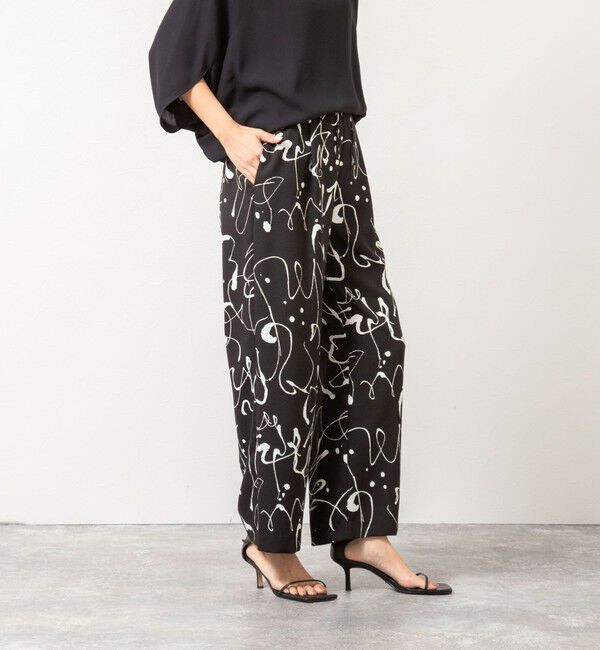 NOLLEY'S「ウォッシャブルプリントタックワイドパンツ」|チノ|ブラック系その他