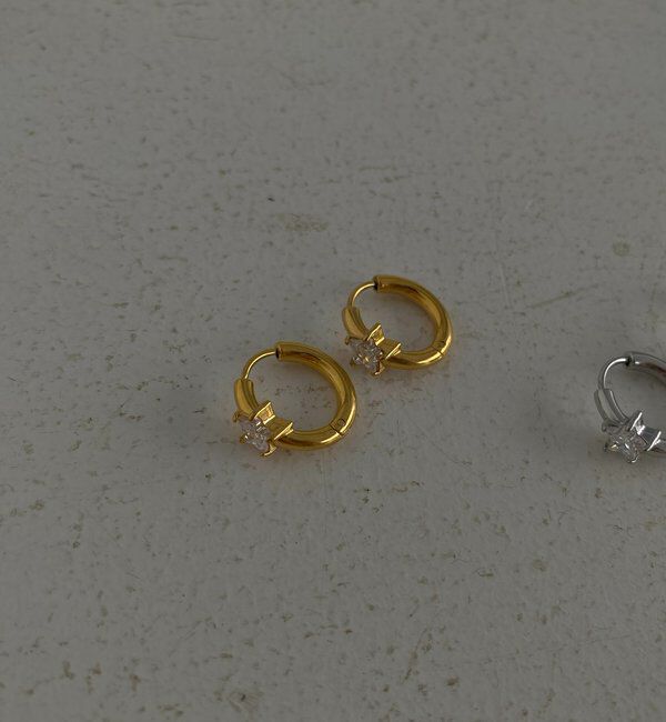  「【インフルエンサー SAKURA企画】アレルギー対応 スターピアス」|ピアス|ゴールド