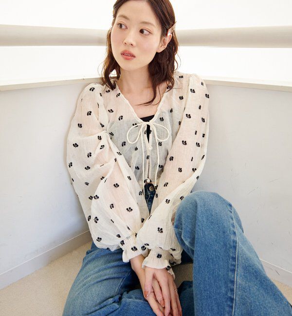  「【4色展開】フラワーステッチブラウス」|シャツ・ブラウス|