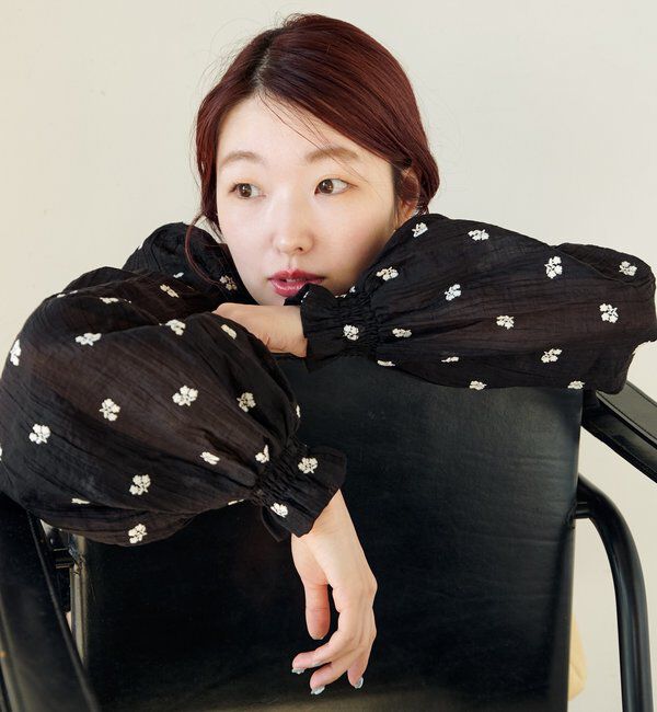  「【4色展開】フラワーステッチブラウス」|シャツ・ブラウス|