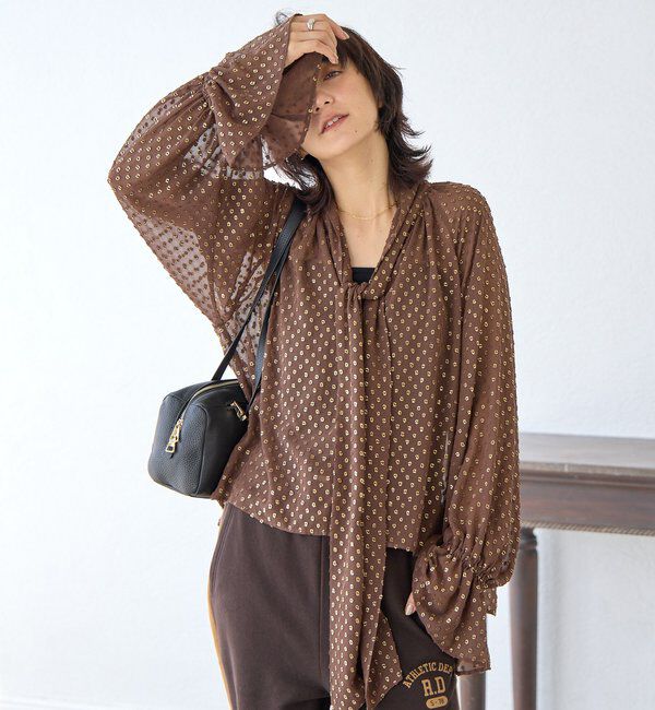  「【上品に華やぐ】フォイルドットボウタイブラウス」|シャツ・ブラウス|
