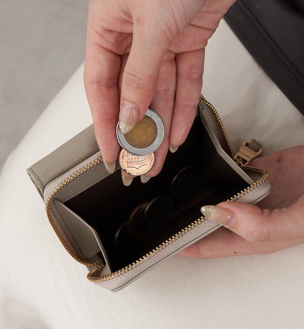  「エンボスモノグラム三つ折りウォレット」|財布|