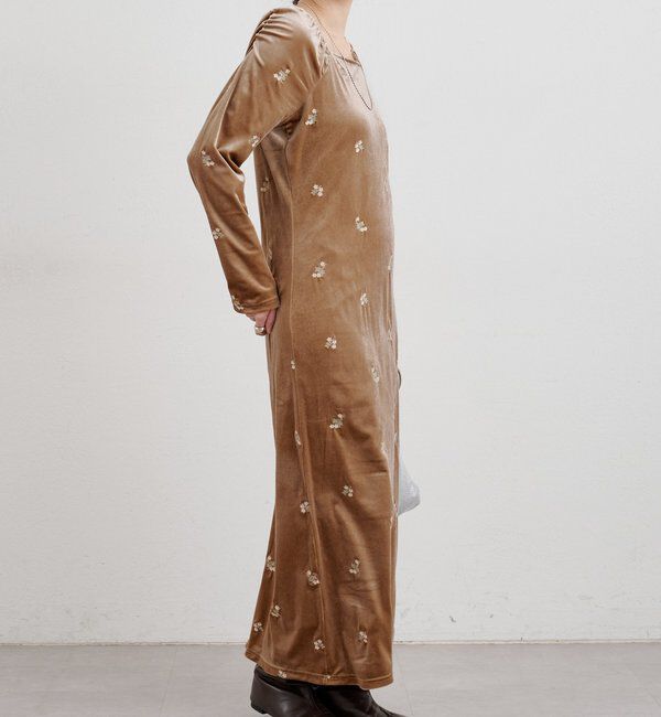  「ベロア刺繍ワンピース」|ワンピース|