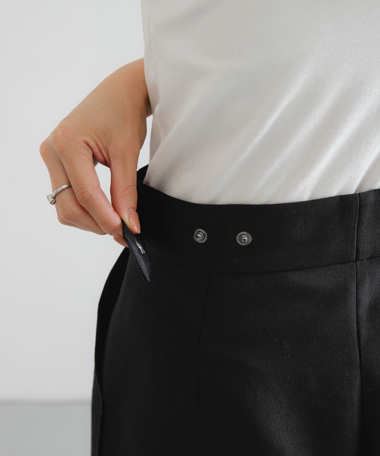 URBAN RESEARCH「new basic　WOOL SILK WIDE PANTS」|その他|