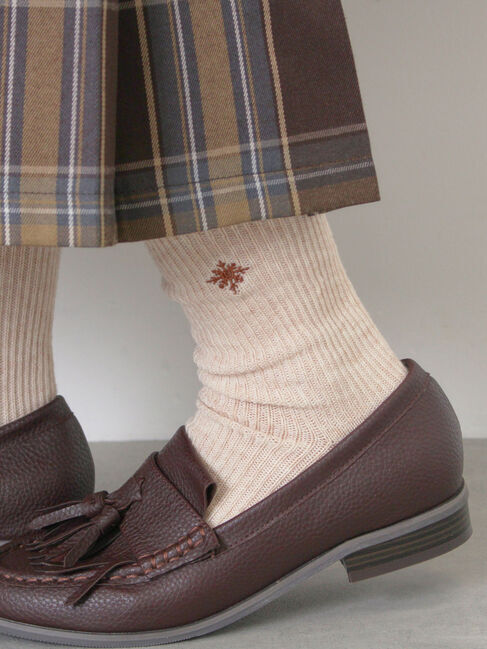 Samansa Mos2「雪柄刺繍ソックス」|ソックス|ベージュ