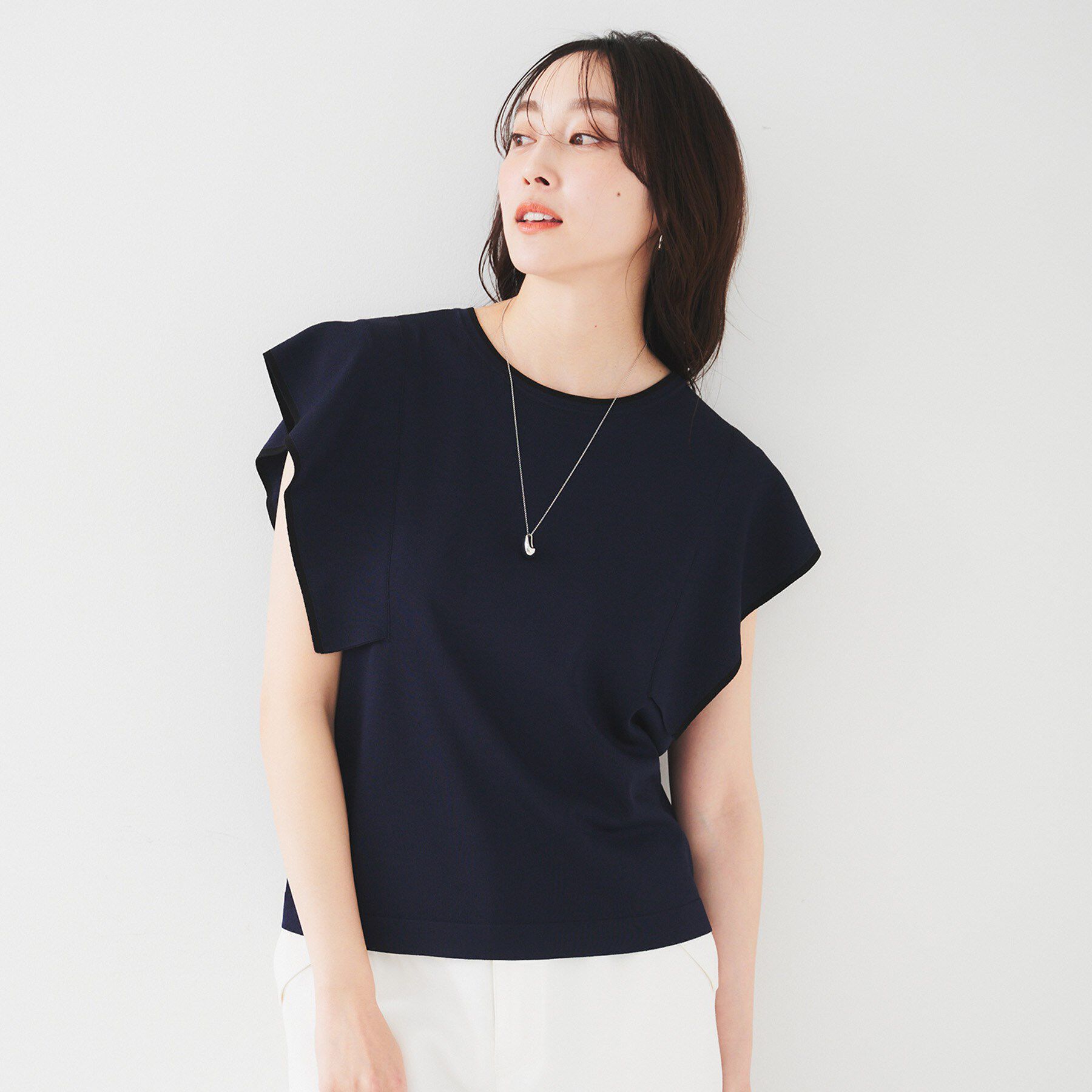 UNTITLED「【きれいめ/二の腕カバー】フリルノースリーブニット」|ニット・セーター|