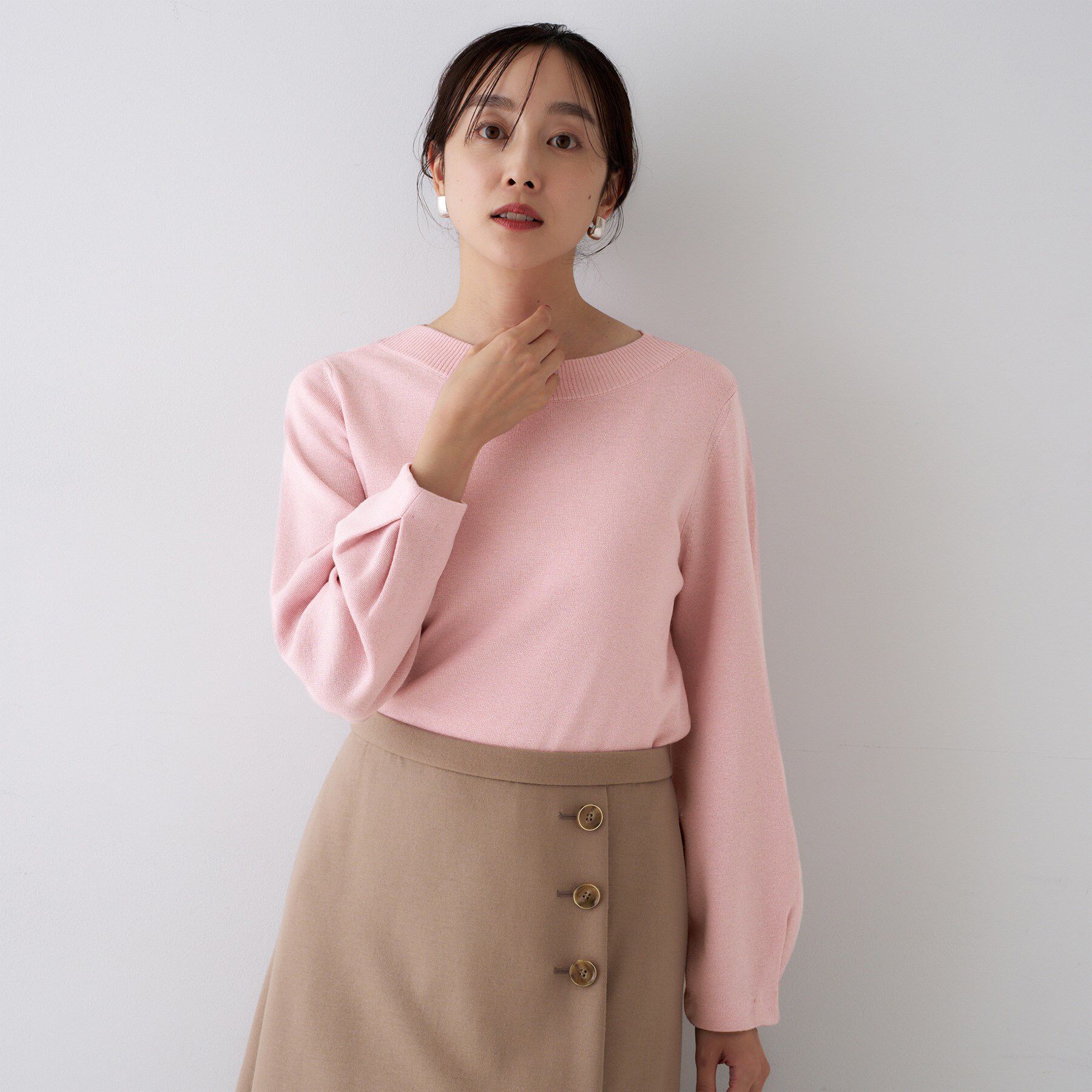 UNTITLED「【きれいめ/洗える】ラメ入りワイドボートネックニット」|ニット・セーター|