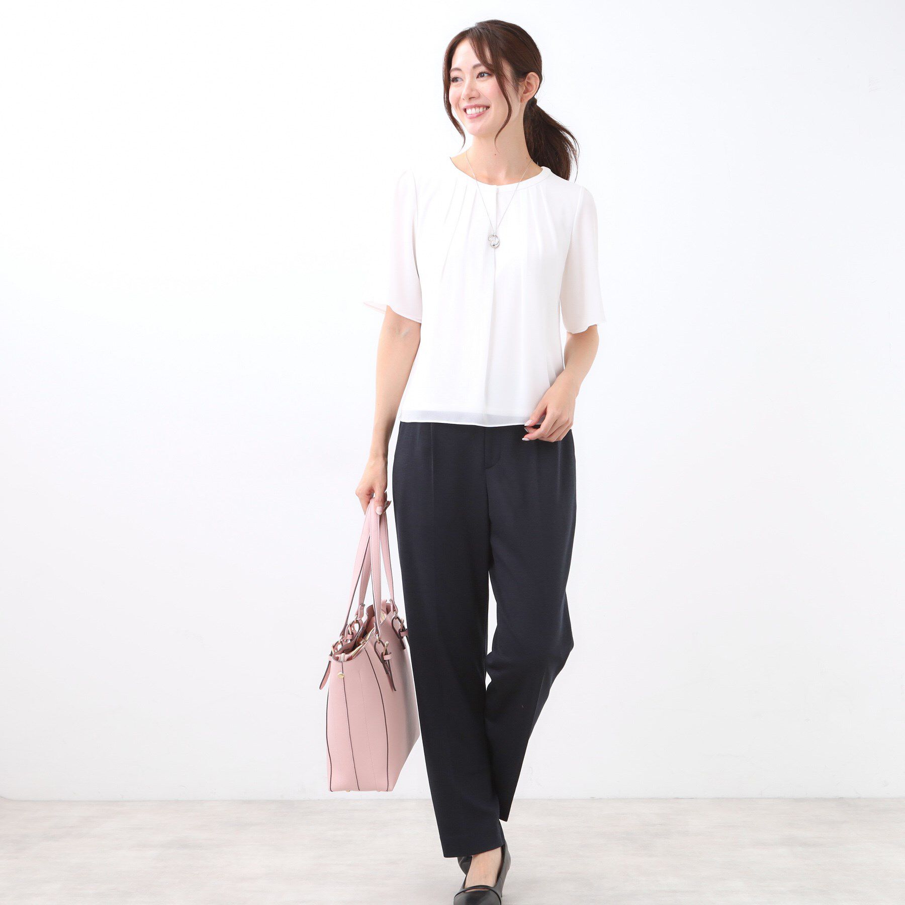 Reflect「【一枚着で着映え◎／ジャケットのインナーにも】フロント開きブラウス」|シャツ・ブラウス|