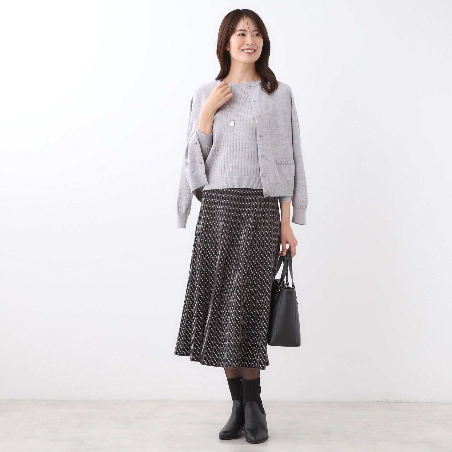 Reflect「【WEB先行カラーあり／軽い羽織に◎／アンサンブル可】透かし柄カーディガン」|カーディガン|