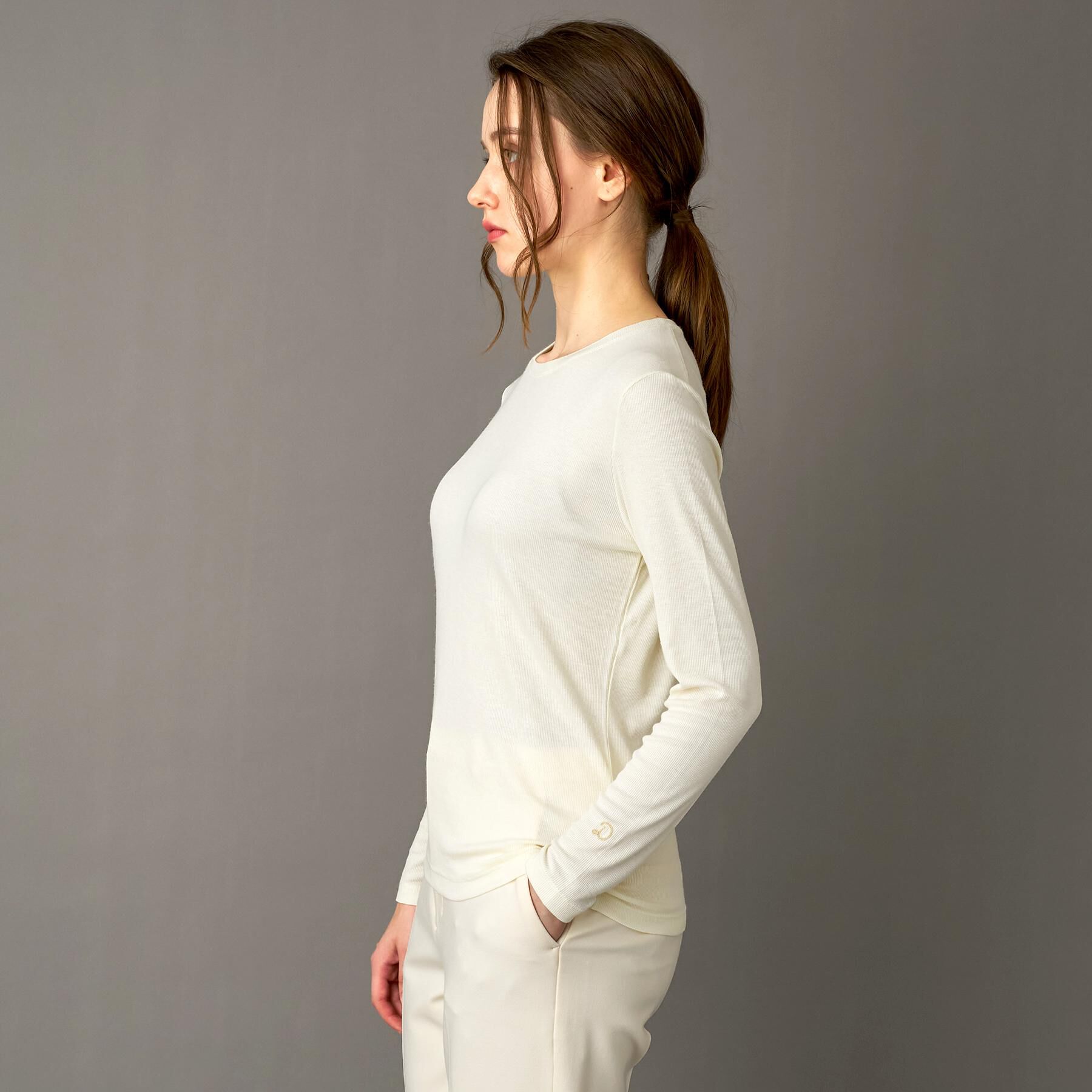 DRESSTERIOR「【インナー使いに最適/しっとり暖かな吸湿発熱素材】クルーネックプルオーバー」|Tシャツ・カットソー|