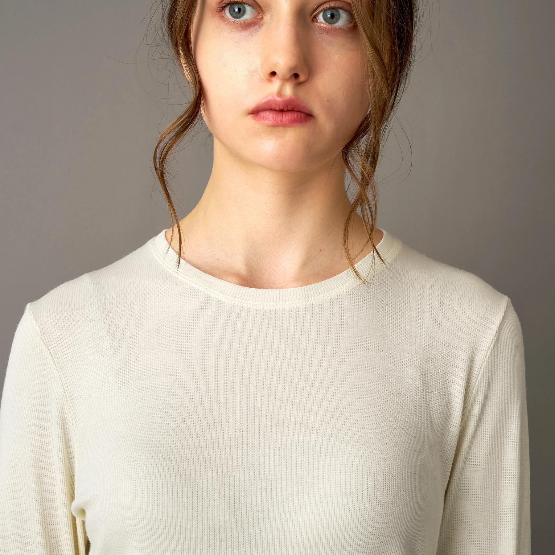 DRESSTERIOR「【インナー使いに最適/しっとり暖かな吸湿発熱素材】クルーネックプルオーバー」|Tシャツ・カットソー|