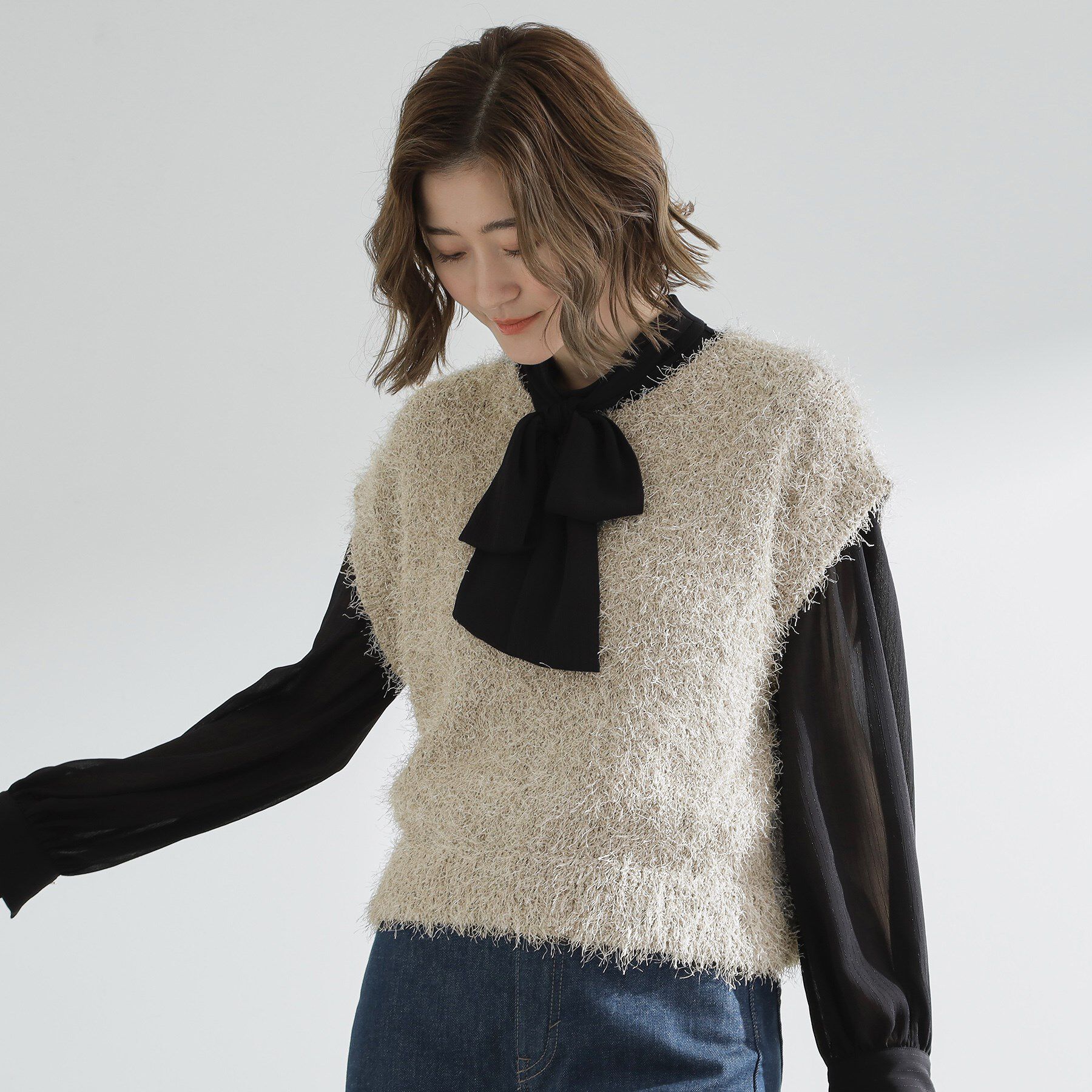 grove「夏の余韻と秋の気配をつなぐ　ラメフェザーニットベスト」|ニット・セーター|