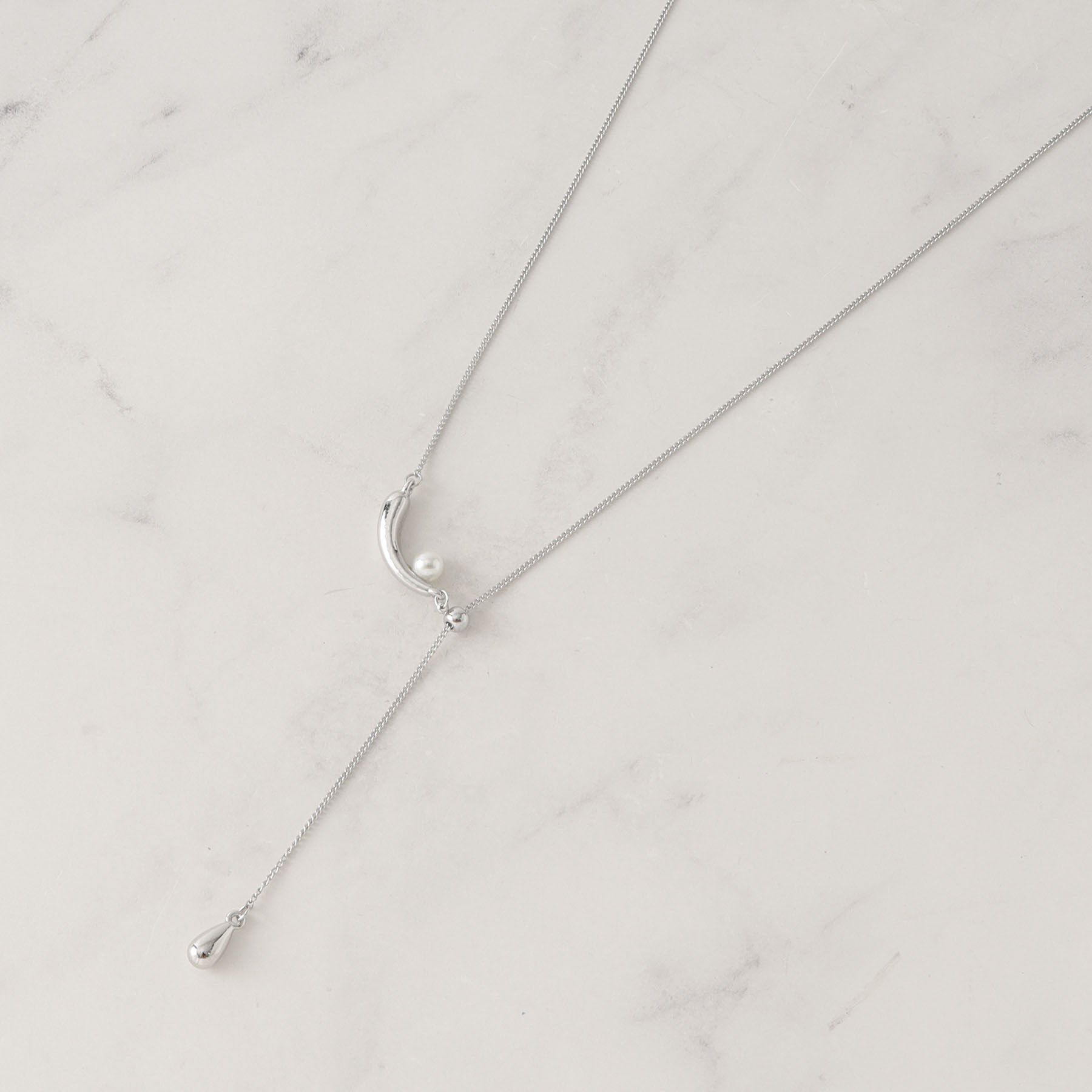 grove「三日月メタルパール調スライドネックレス」|ネックレス|