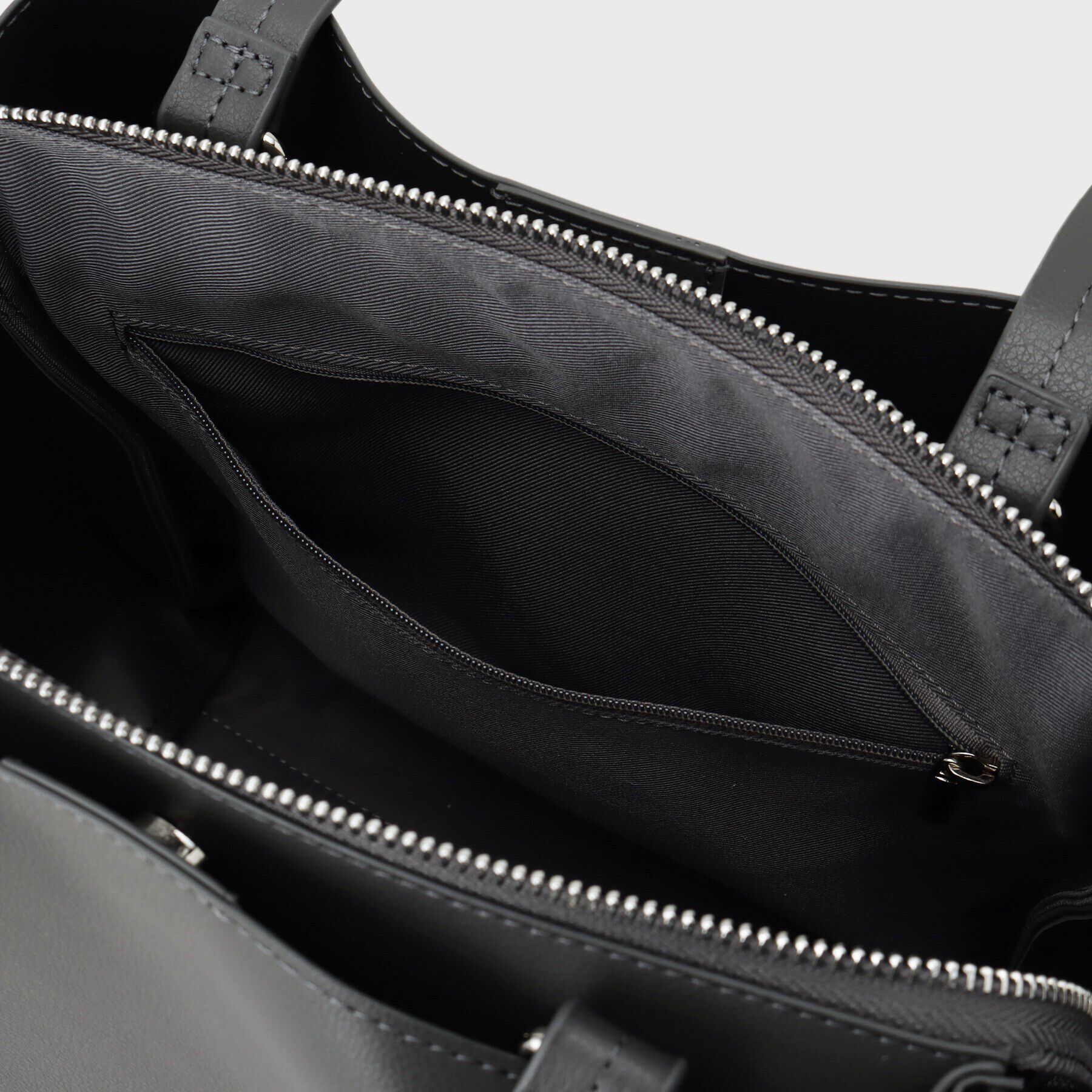 INDIVI「【合皮／A4収納可能】タックデザイン通勤バッグ」|トートバッグ|