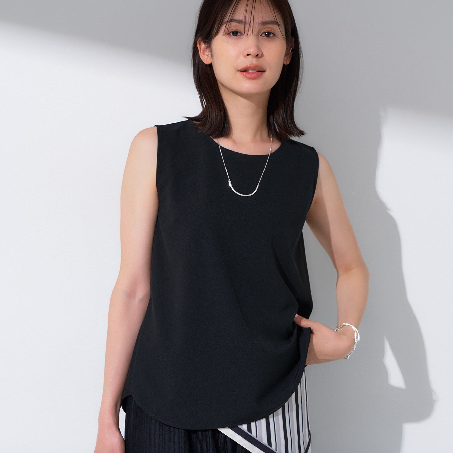 INDIVI「【インナーとしても活躍！／SETUP可能】ジョーゼット ノースリーブトップス」|Tシャツ・カットソー|