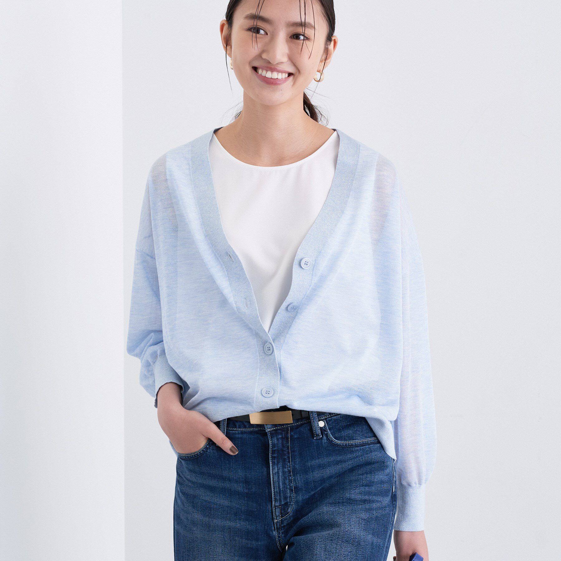 INDIVI「【程よいシアー素材/洗える】バイカラーラメカーディガン」|カーディガン|