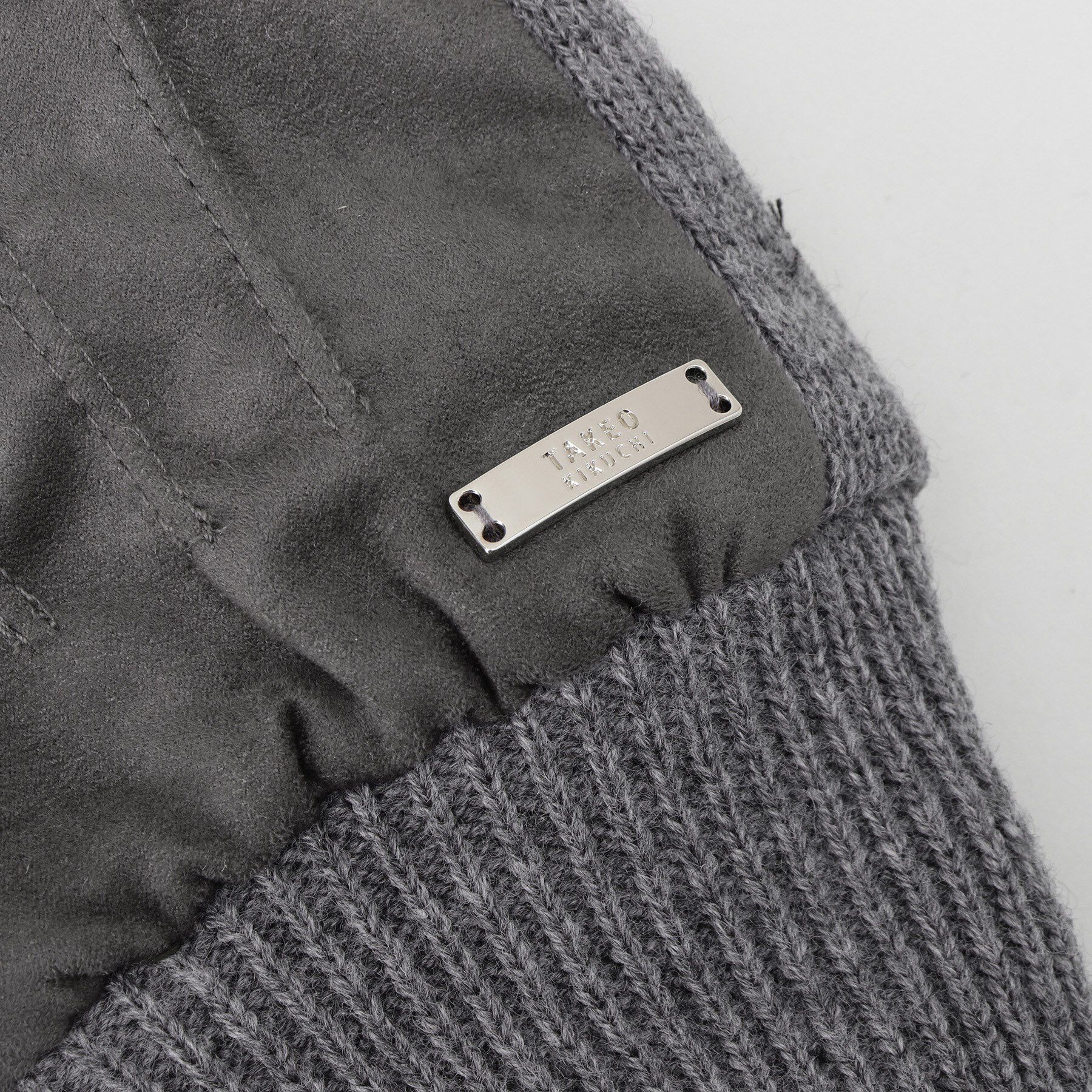 TAKEO KIKUCHI「スエード調ニットコンビ ウォッシャブルグローブ」|手袋|