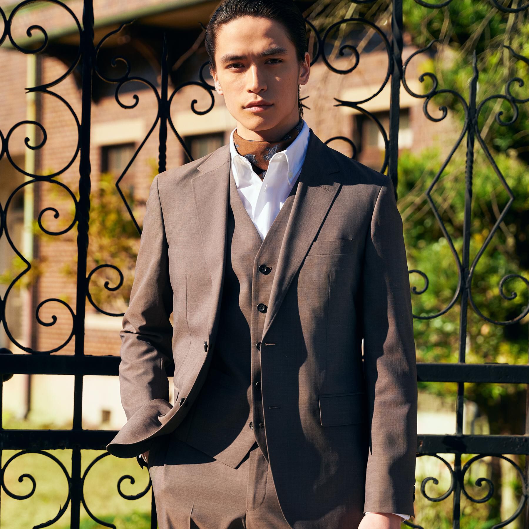 TAKEO KIKUCHI「【BOWLER HAT LABEL】TWトロピカルシャンブレー JAZZジャケット」|テーラードジャケット|ブラウン(043)