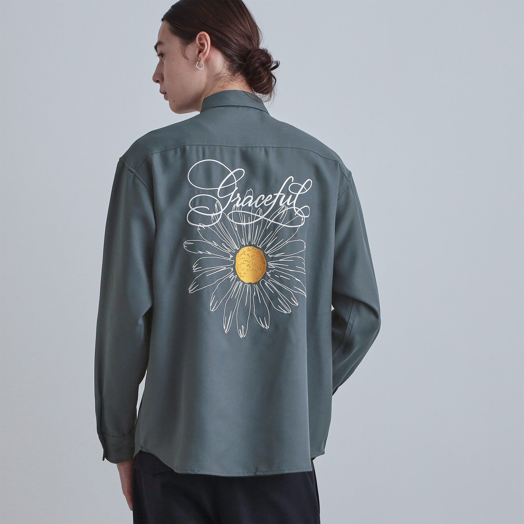 tk.TAKEO KIKUCHI「バックデイジー刺繍シャツ」|シャツ・ブラウス|