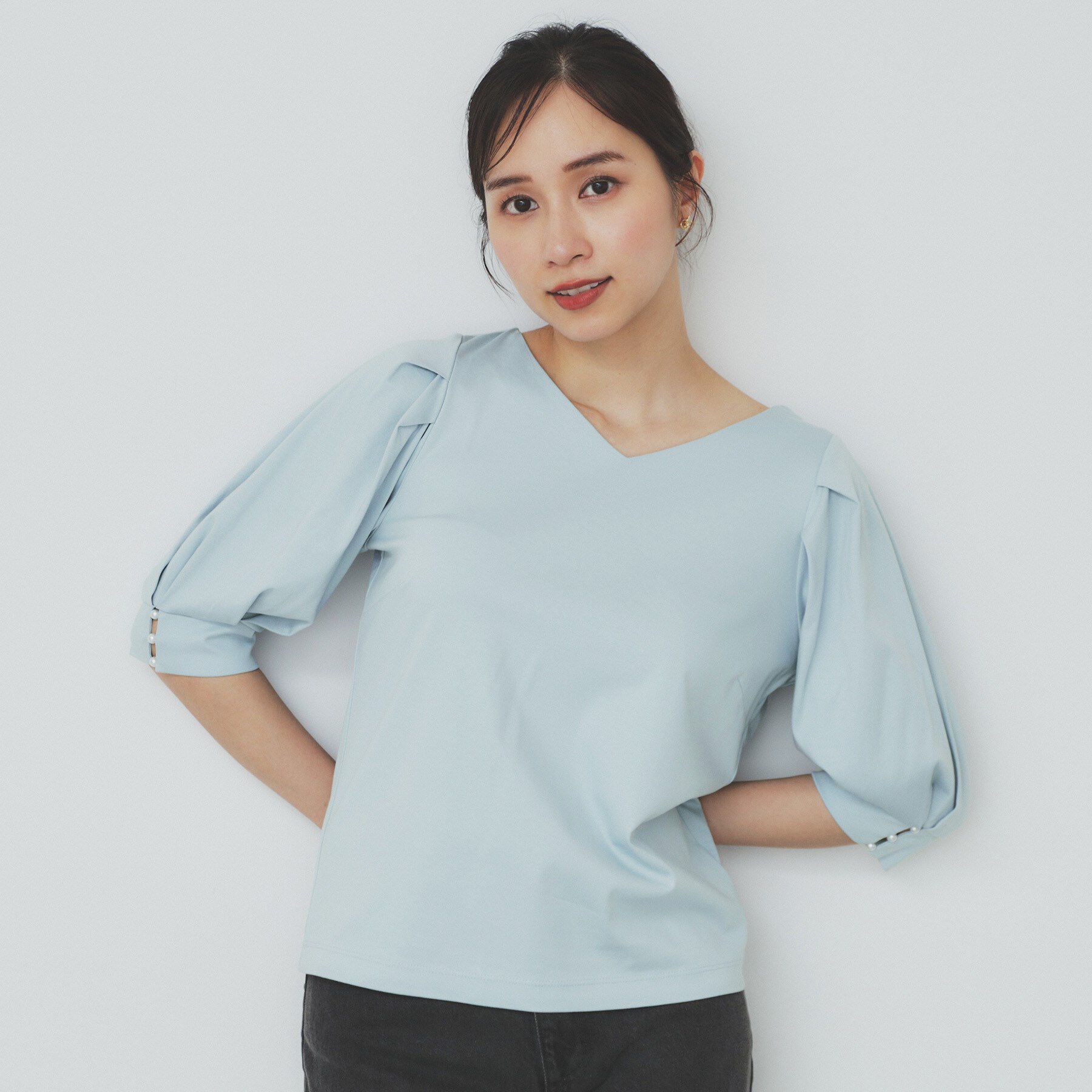 index「《5色展開》Vネックタックパフスリーブトップス【洗濯機洗い可/UVケア/接触冷感】」|Tシャツ・カットソー|