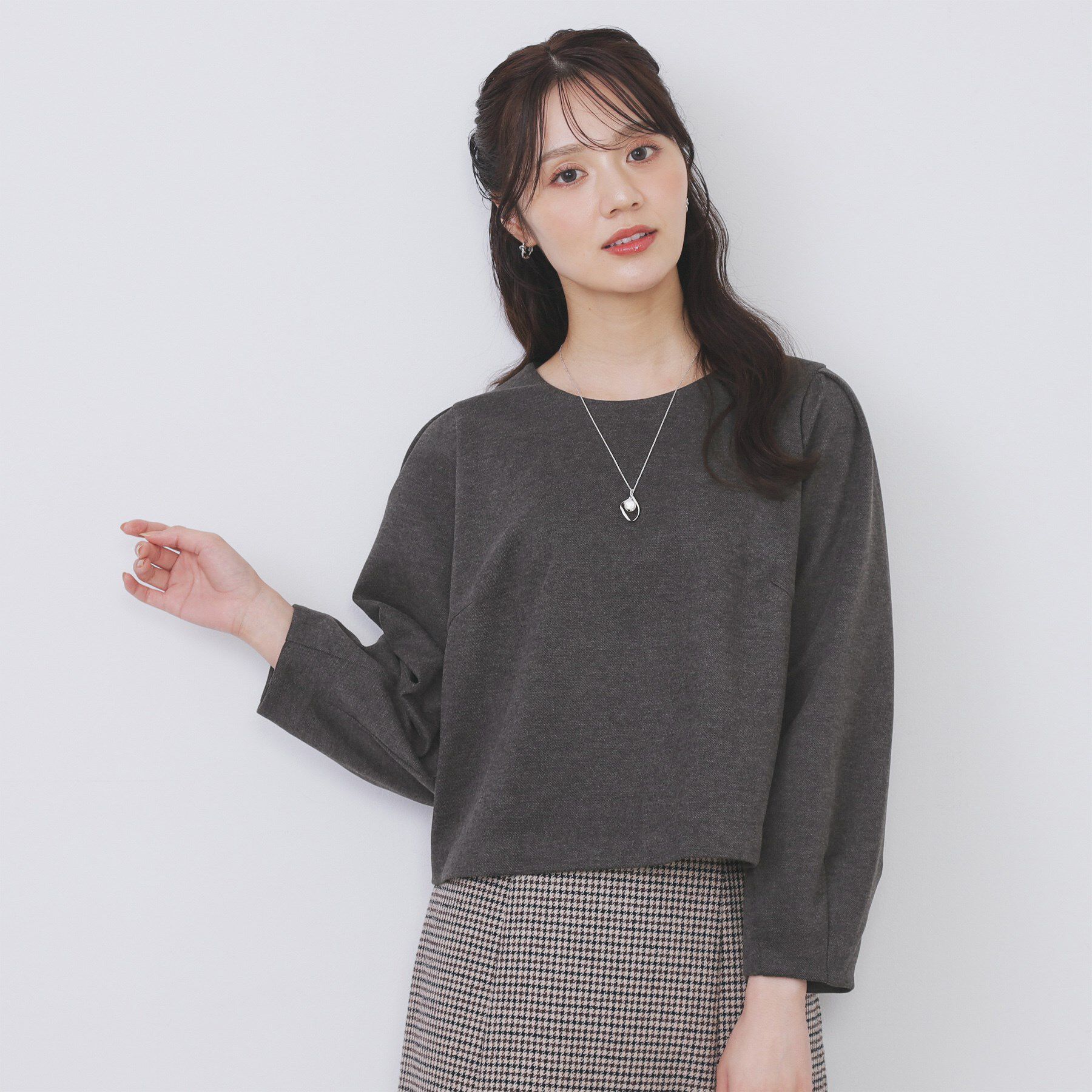 index「コンパクトパフトップス【洗濯機OK/抗ピル/ストレッチ】」|Tシャツ・カットソー|チャコールグレー(0