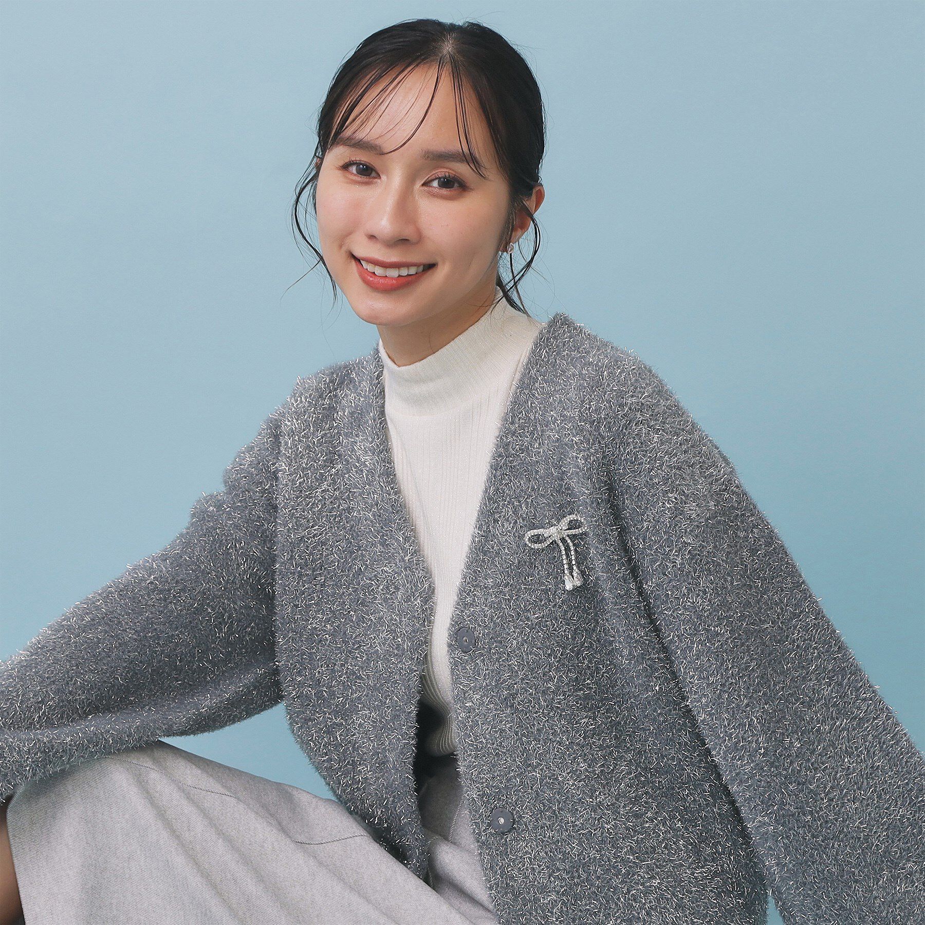 index「リボンブローチフィルムラメフェザーカーディガン【洗濯機OK】」|カーディガン|チャコールグレー(6