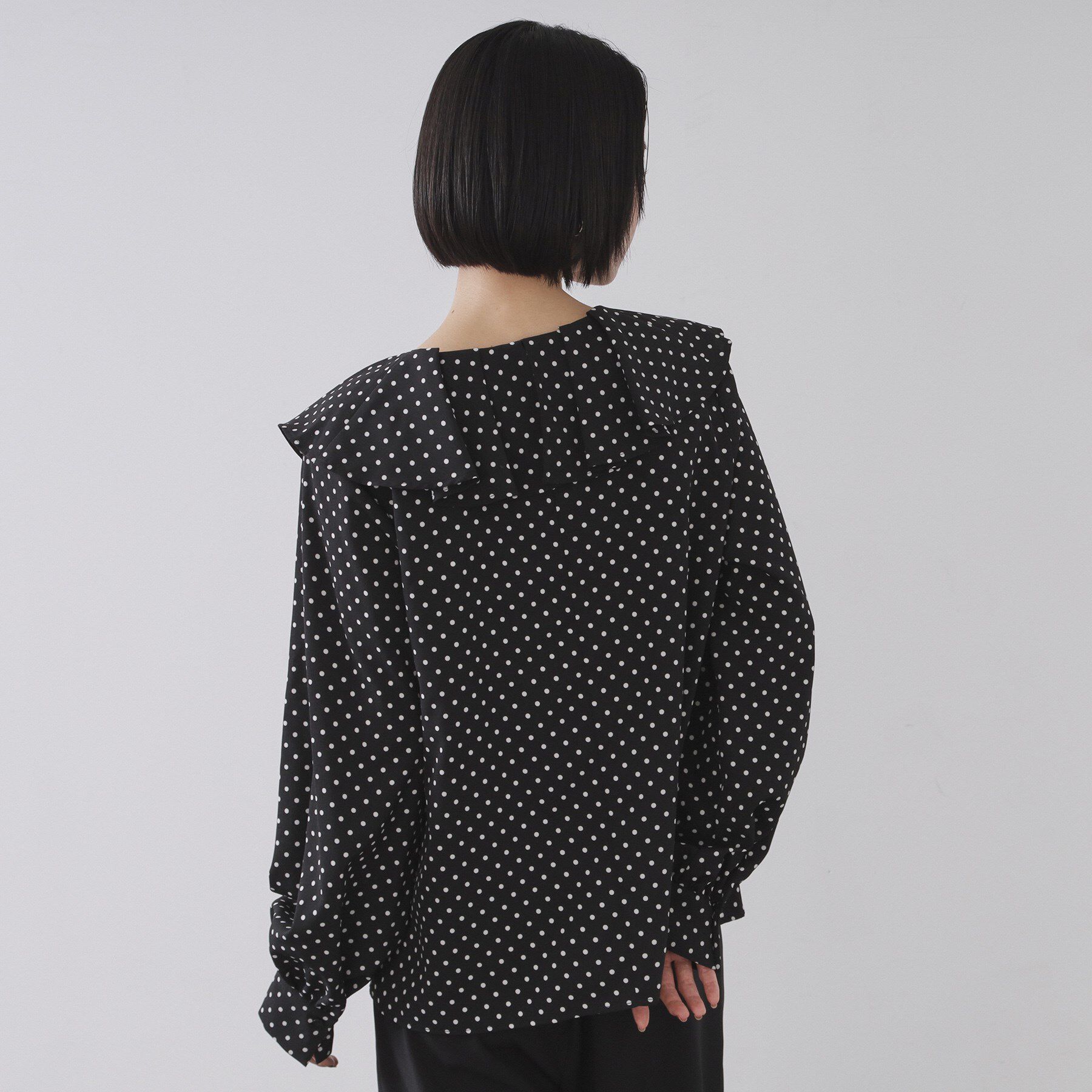 OPAQUE.CLIP「ドットプリントラッフルブラウス【洗濯機OK】」|シャツ・ブラウス|