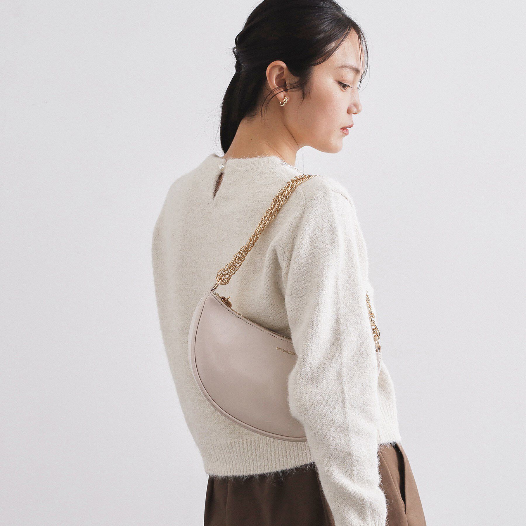 OPAQUE.CLIP「ビジューネックミドルゲージニット【洗濯機OK】」|ニット・セーター|