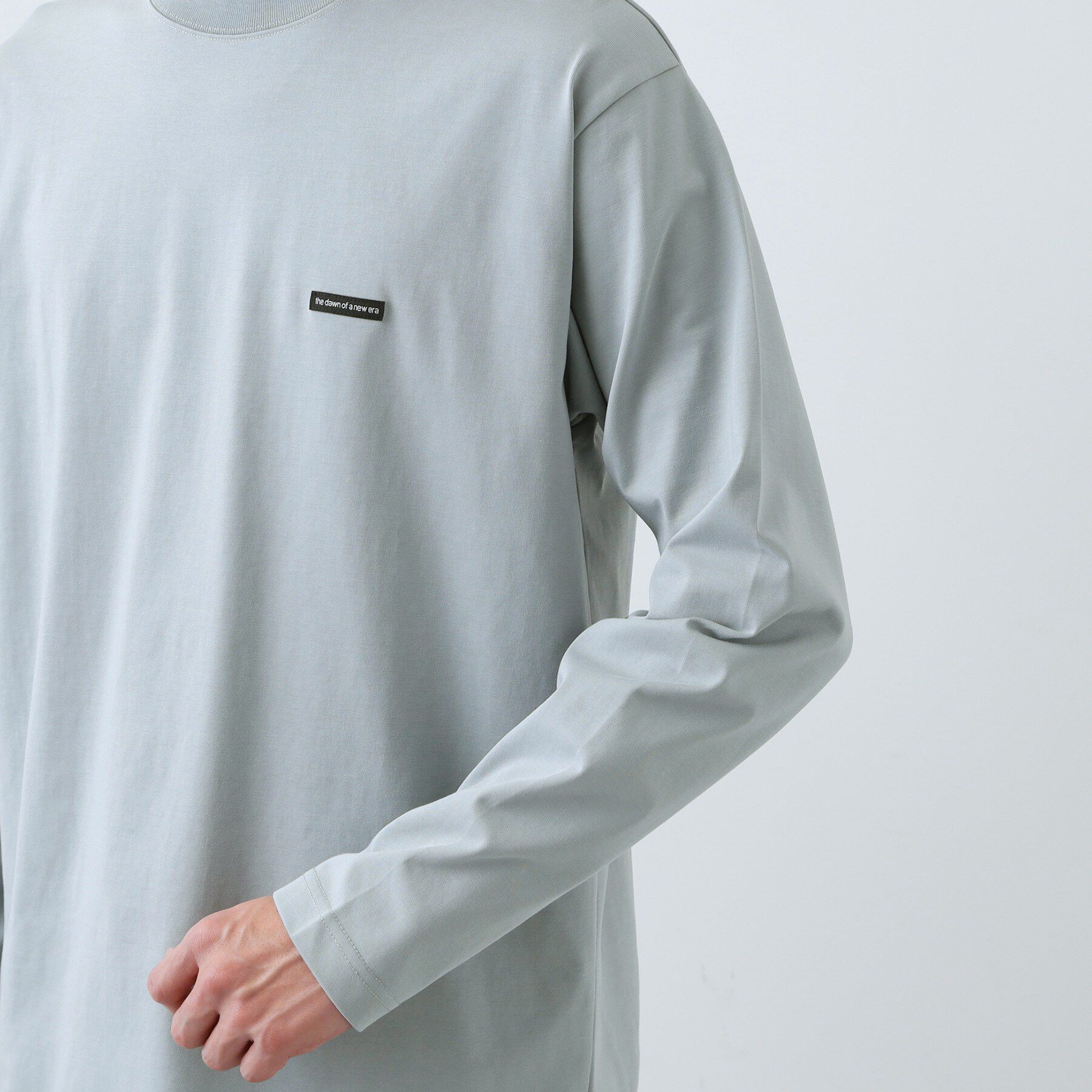 THE SHOP TK「【スタイルを選ばず着られる】ワンポイント 長袖Tシャツ 洗濯機OK/UVカット/毛玉になりにくい」|Tシャツ・カットソー|