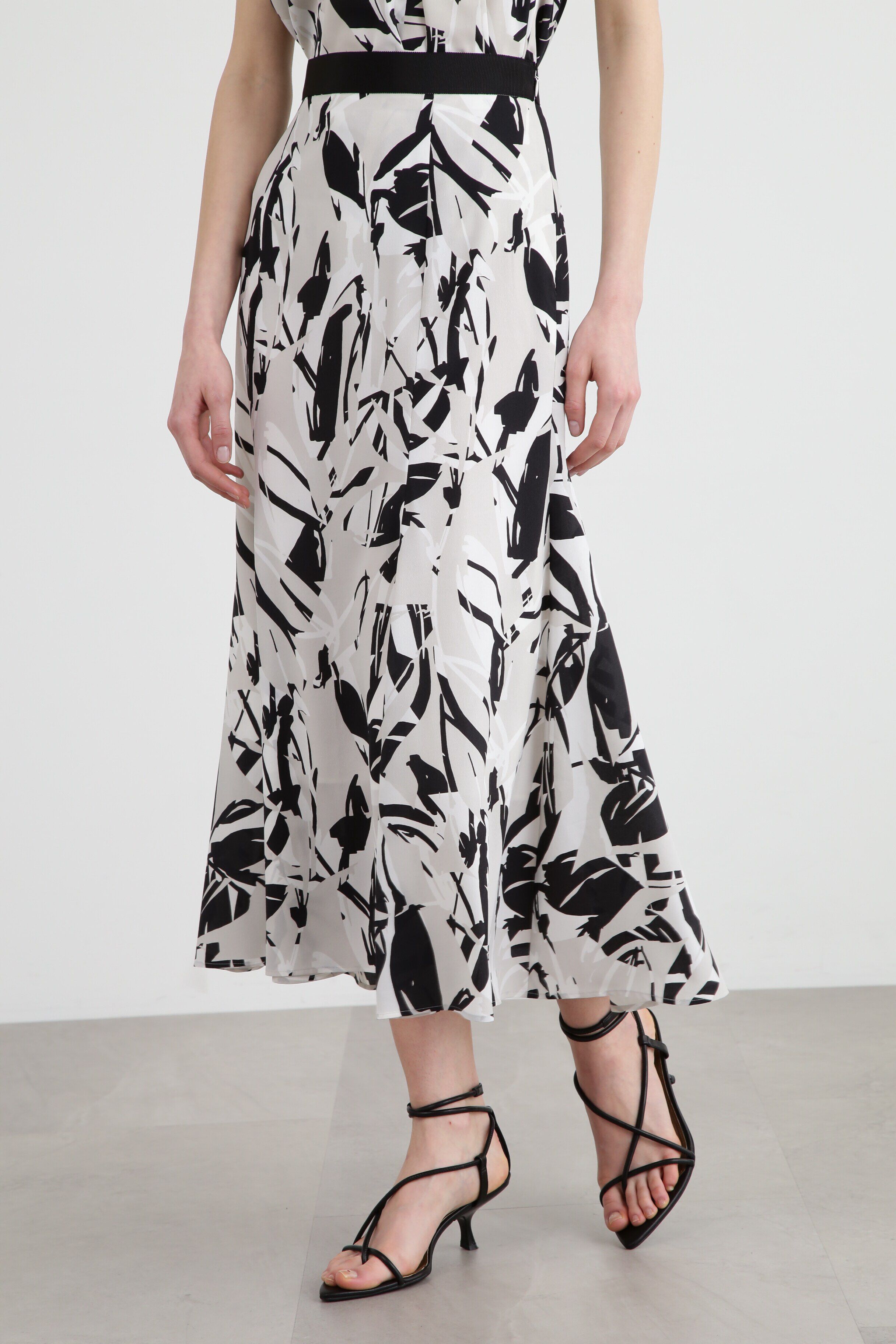  「◆ティアードリーフプリントマーメイドスカート」|スカート|ブラック