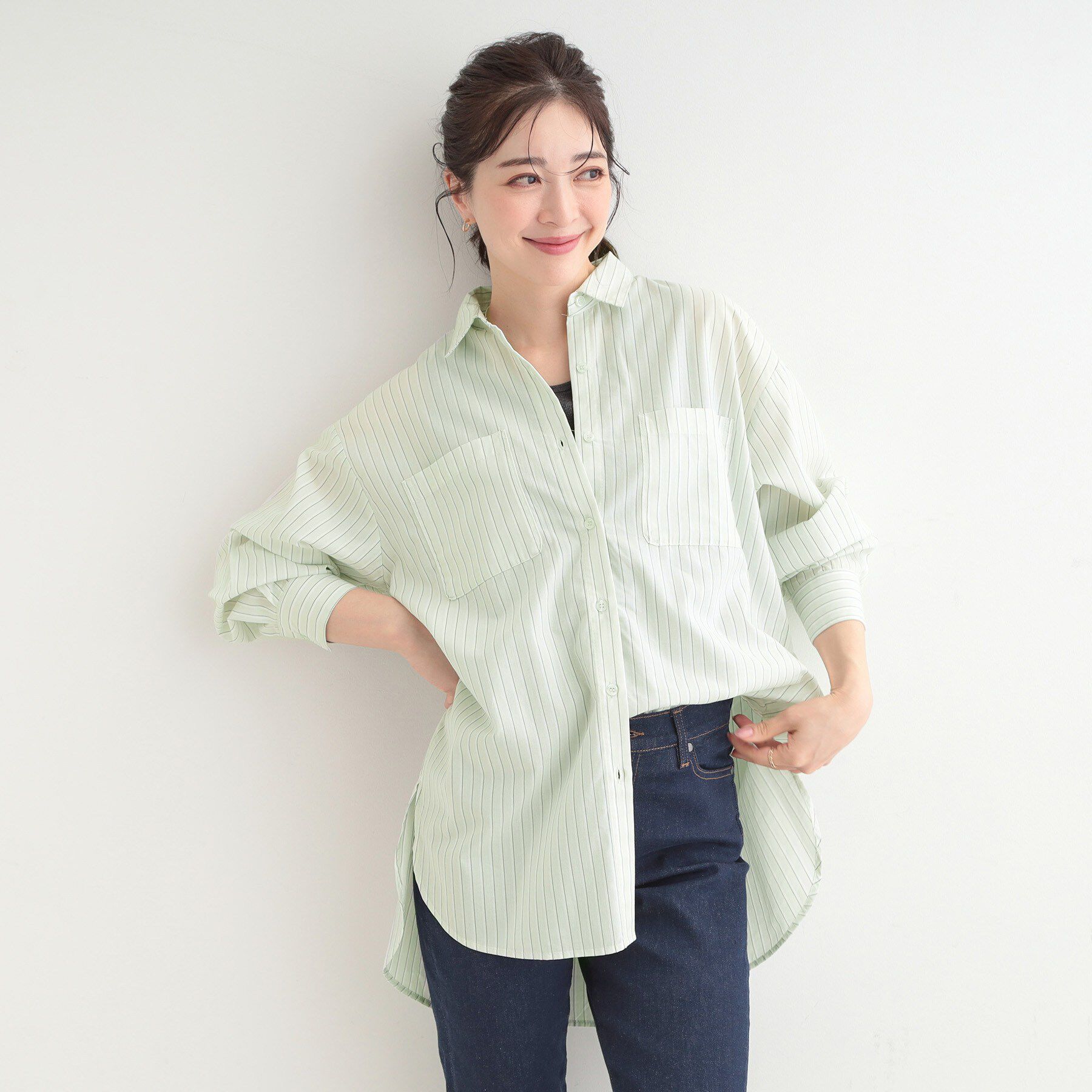 SHOO･LA･RUE「【体型カバー】バックギャザーで魅せる オーバーサイズシャツ」|シャツ・ブラウス|