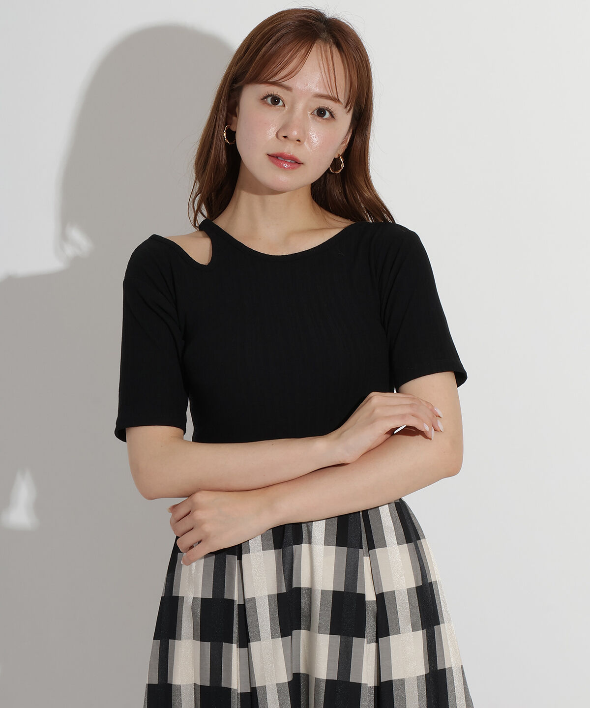 アンドクチュール「カットアウトTシャツ」|Tシャツ・カットソー|