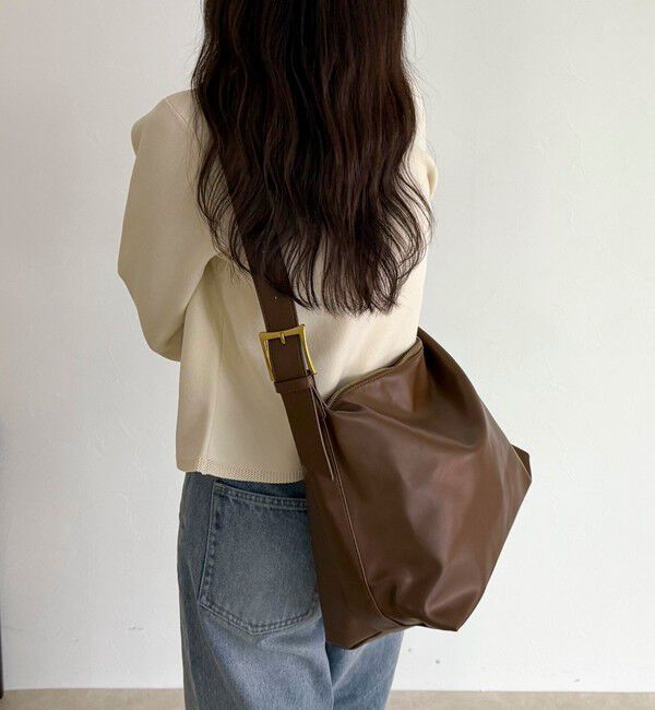 fredy emue「フェイクレザービッグショルダーバッグ」|ショルダー・メッセンジャー|