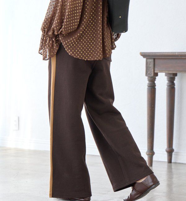  「【スタイリングのアクセントに】サイドラインジャージーパンツ」|チノ|