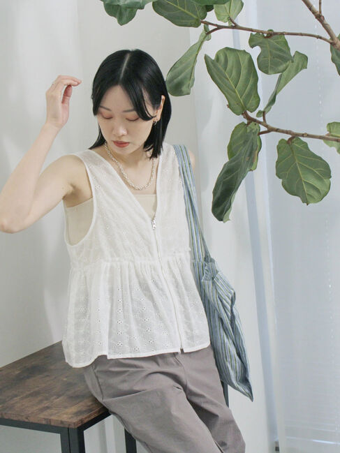 Samansa Mos2 blue「カットワークレースベスト」|シャツ・ブラウス|