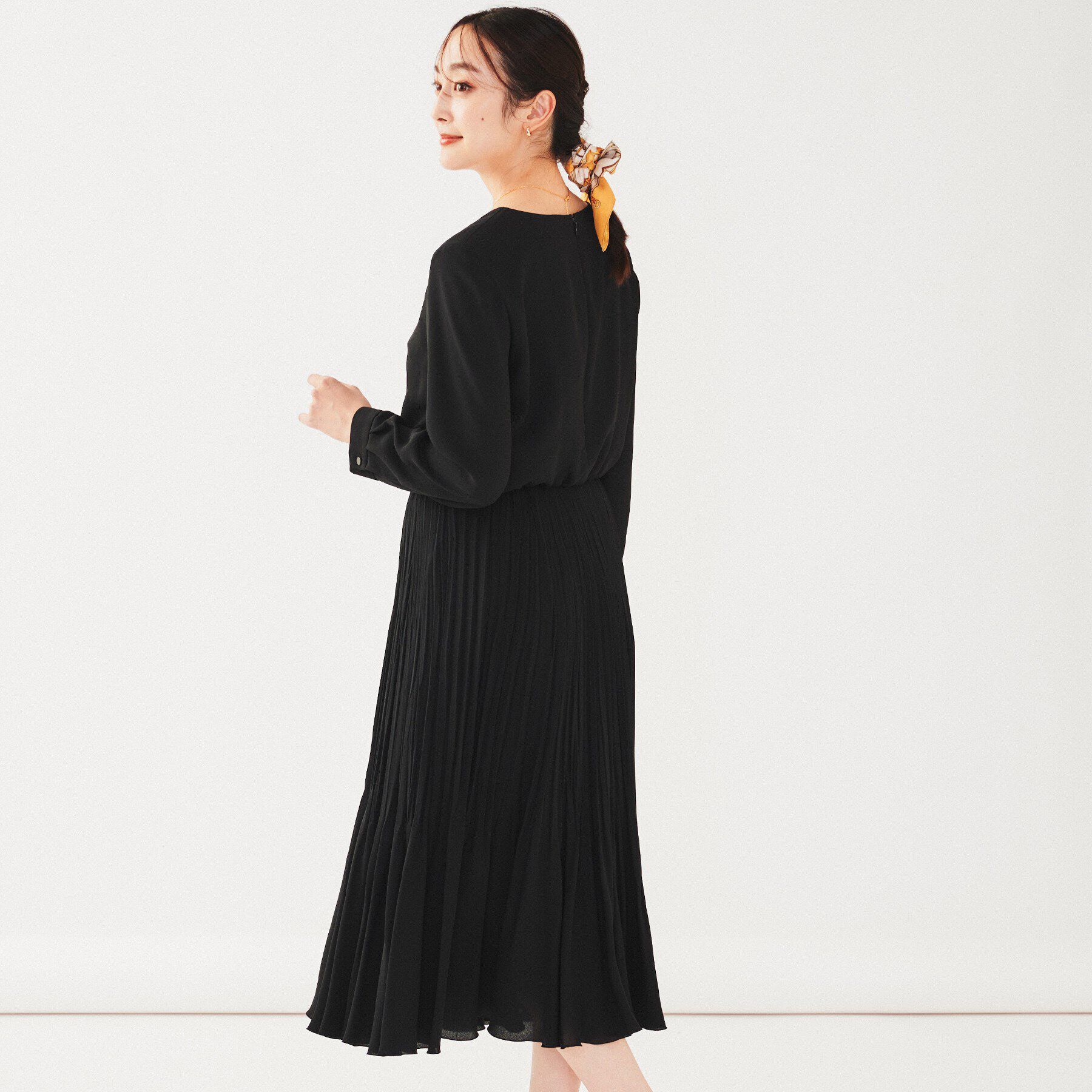 UNTITLED「【通勤】ジョーゼット プリーツワンピース」|ワンピース|