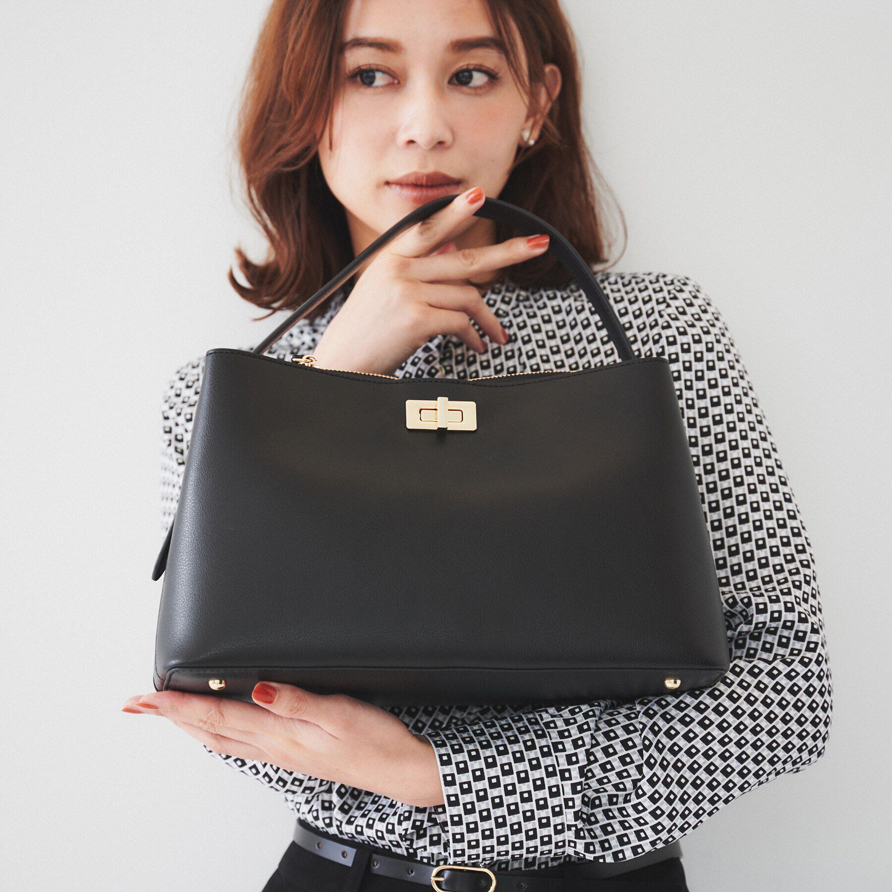 UNTITLED「【セレモニーにもおすすめ】エアリータペーズショルダー」|ショルダー・メッセンジャー|