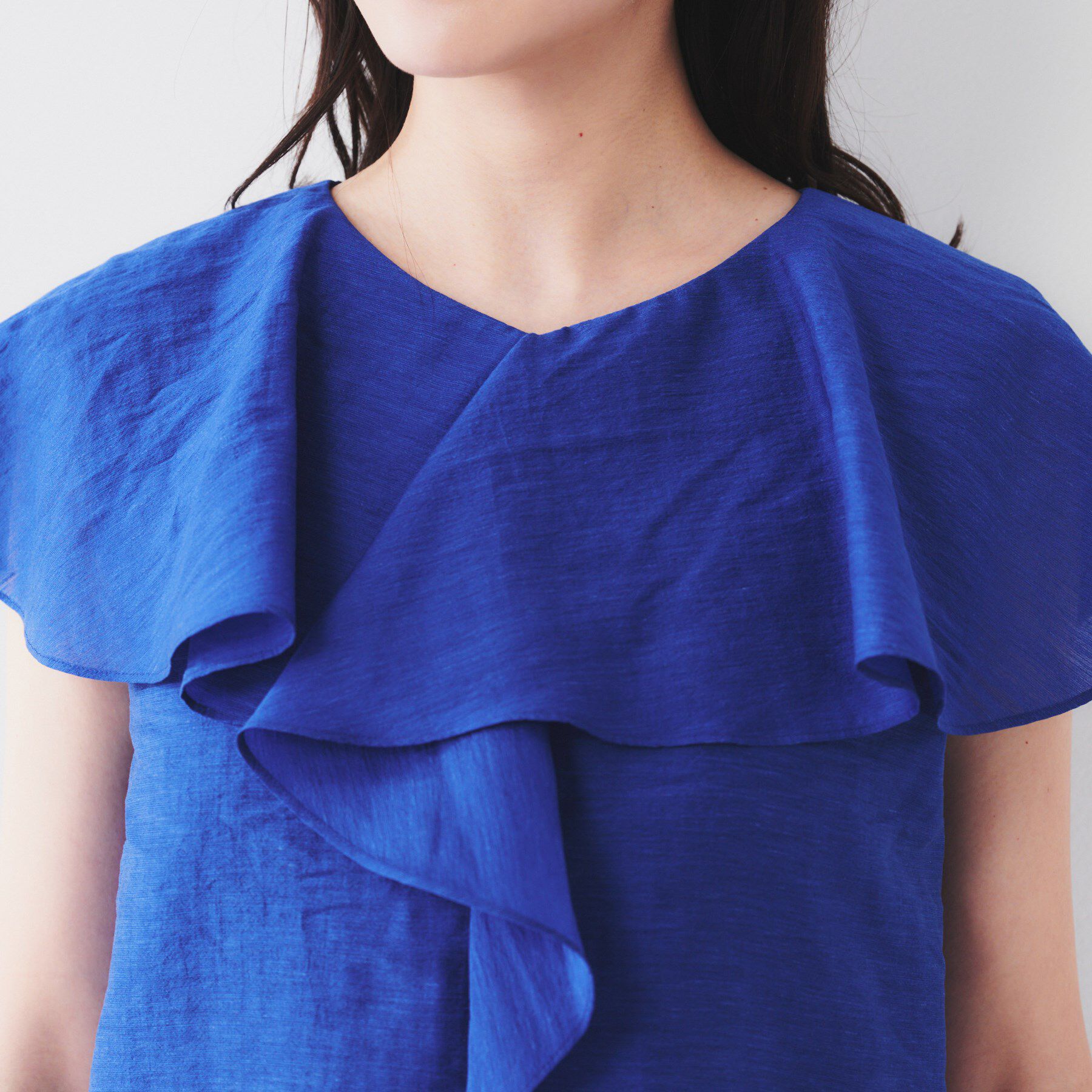 UNTITLED「【きれいめ/洗える/フリル】ラッフルシアーブラウス」|シャツ・ブラウス|