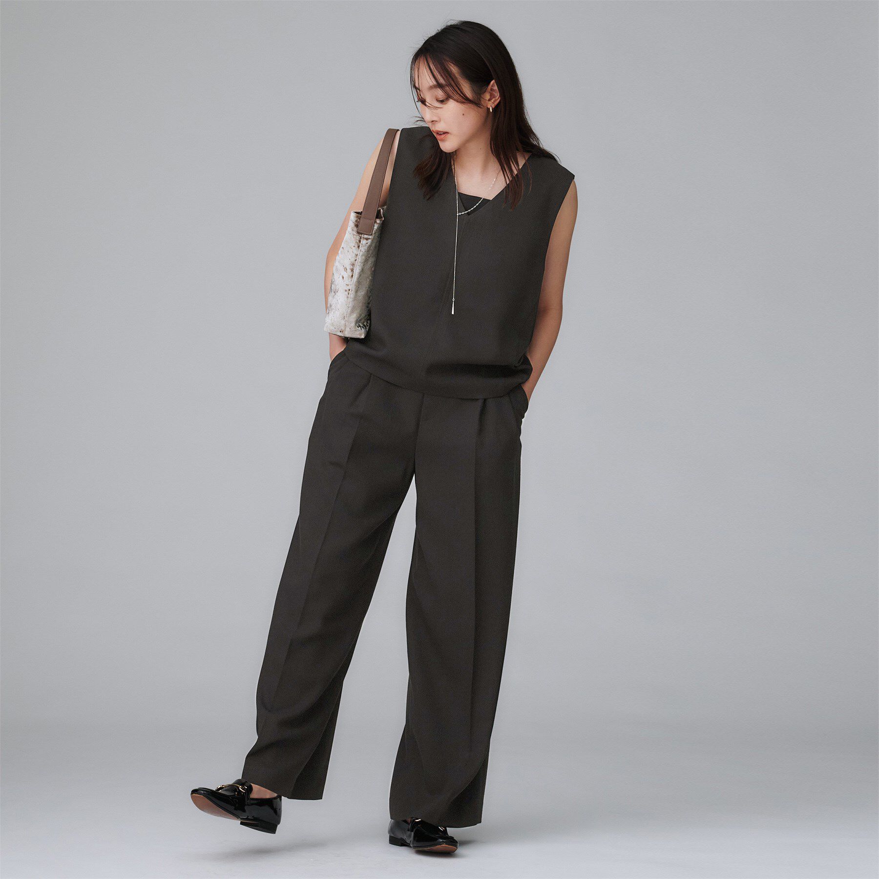 UNTITLED「【セットアップ可/洗える】梳毛調合繊2タックワイドパンツ」|その他|