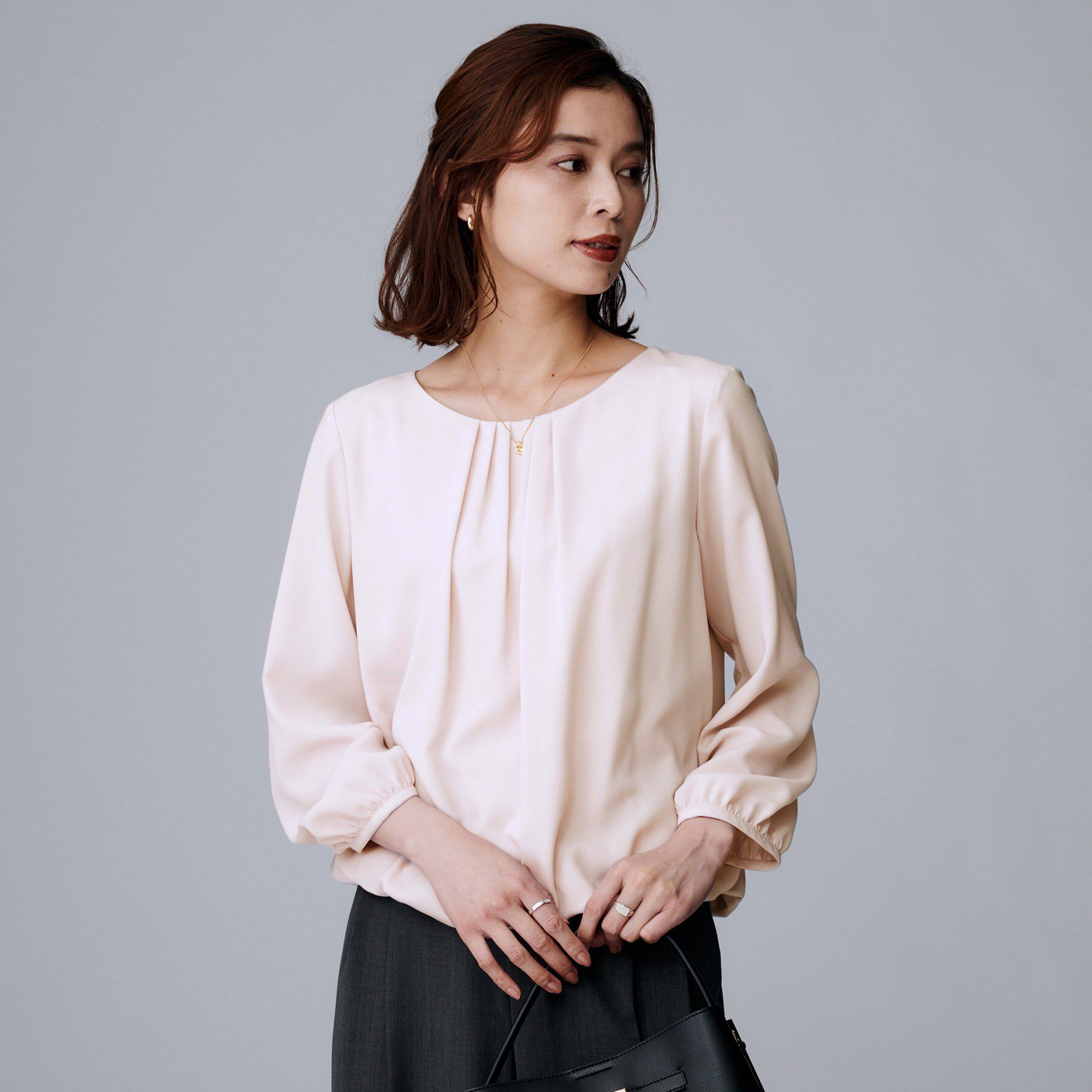 UNTITLED「【透けにくい/ウエストイン見え】パウダリーブラウス」|シャツ・ブラウス|ライトピンク(070