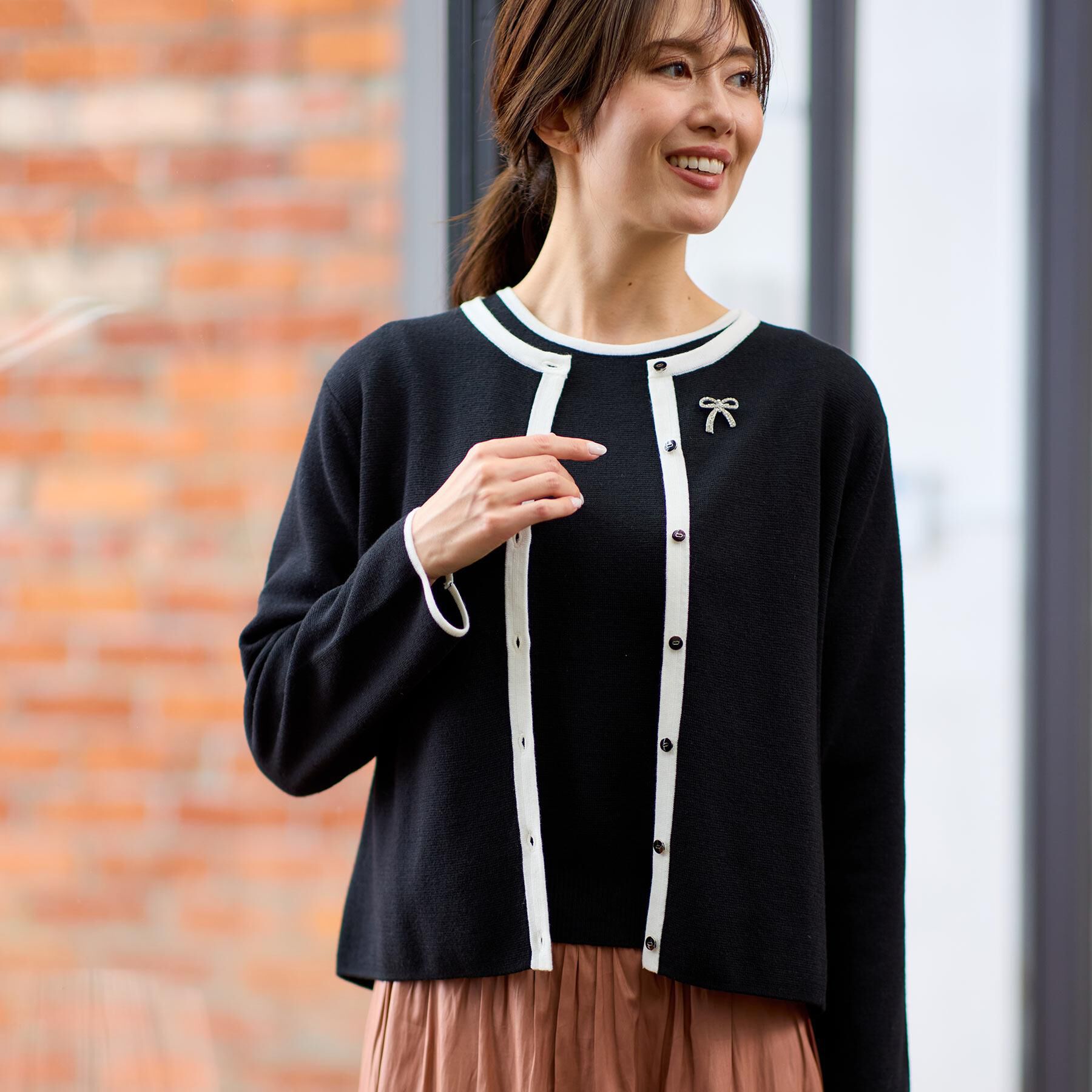 Reflect「【秋映え／単品使い◎／すっきり見え】ブローチ付きニットアンサンブル」|その他|ブラック(519)