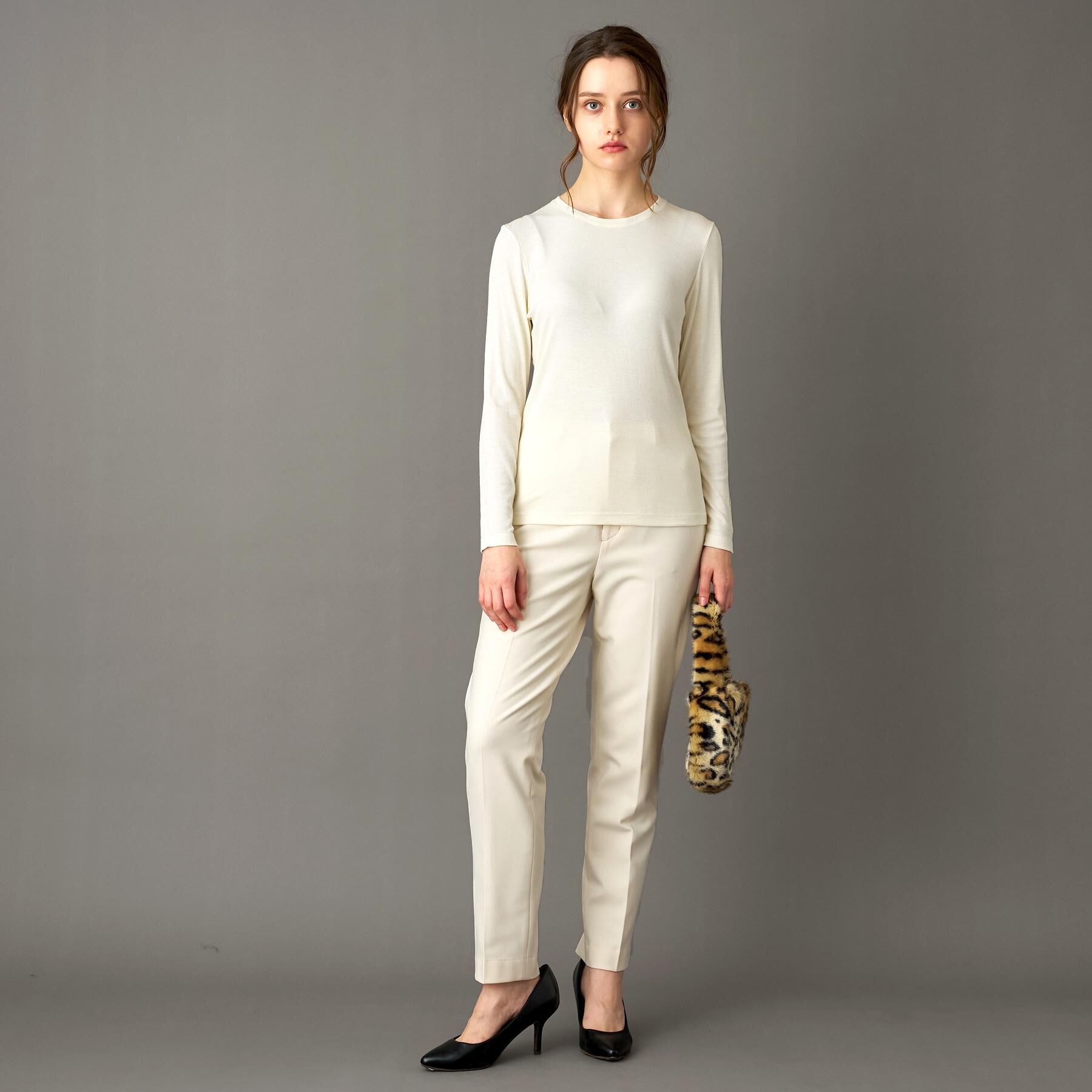 DRESSTERIOR「【インナー使いに最適/しっとり暖かな吸湿発熱素材】クルーネックプルオーバー」|Tシャツ・カットソー|